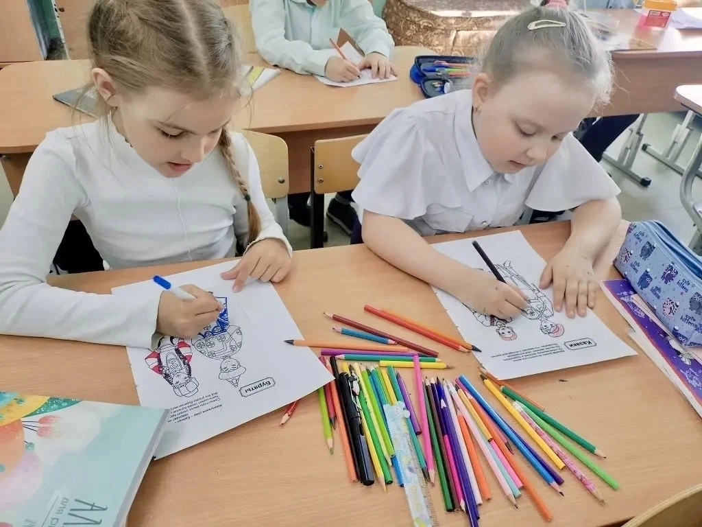 Сегодня — день творческих предметов прошел под девизом «Дружба народов России»! 🇷🇺  Наши юные ученик