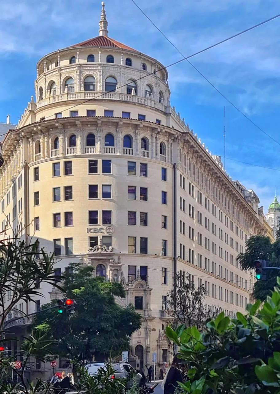 Дверь, которая исчезает под землёй 🇦🇷