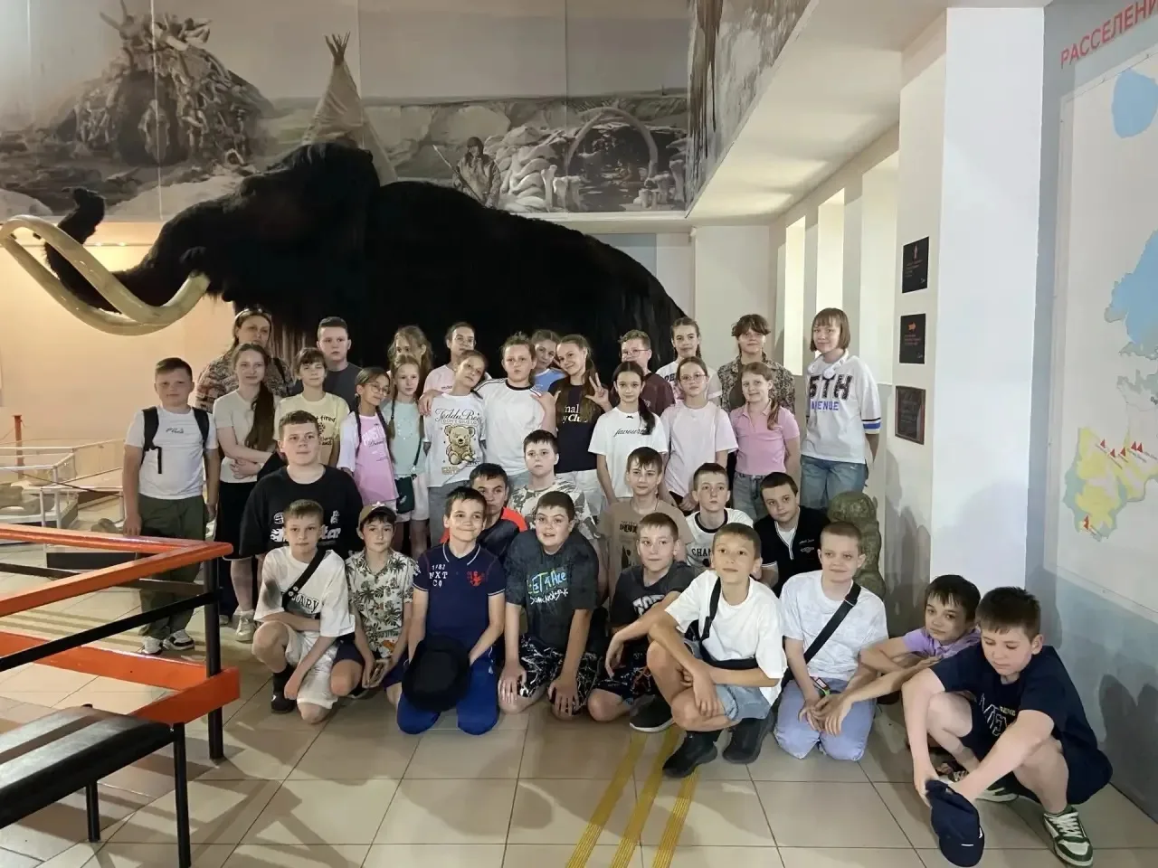 В пятницу, 22 мая, ученики 5 "В" класса посетили музей - заповедник "Костенки" - уникальный памятник