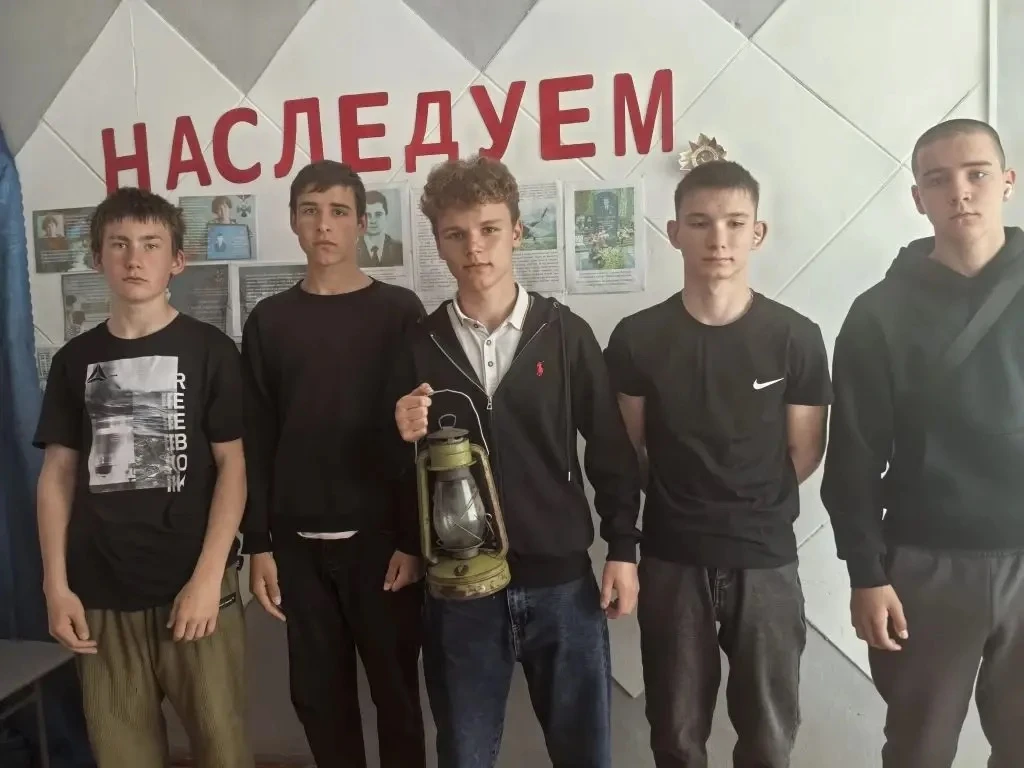🧳АРТЕФАКТ МОЕЙ СЕМЬИ🧳

В честь Международного дня музеев в #ОТССТ была  организованна выставка «Ар
