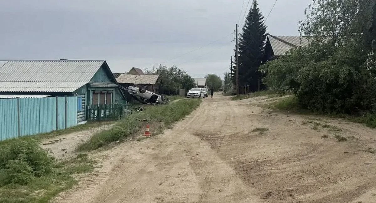 Молодежь без прав: ночью в Бурятии пьяный юноша перевернул авто
