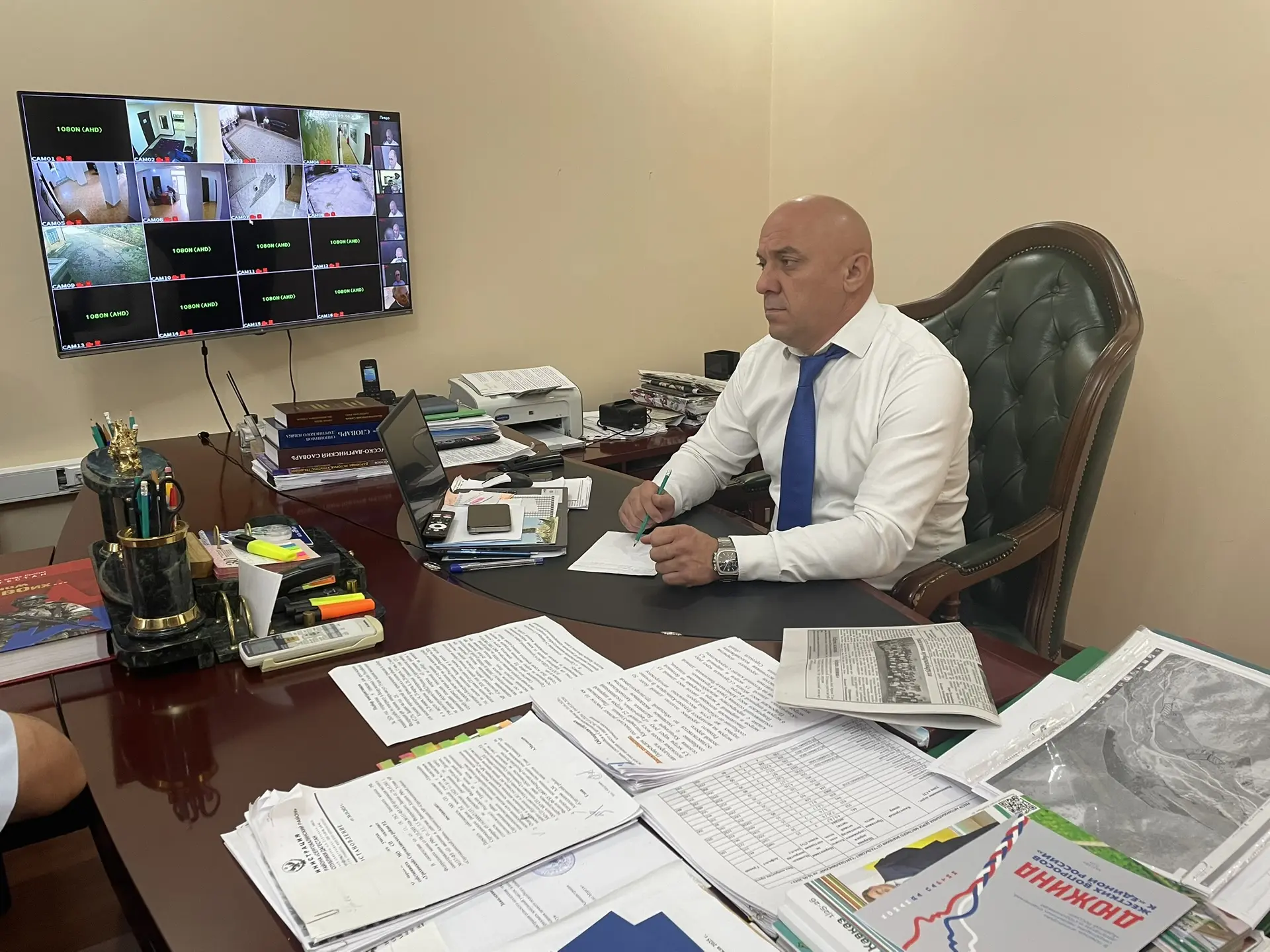 Еженедельное аппаратное совещание под руководством Главы Сергокалинского района Арсена ...