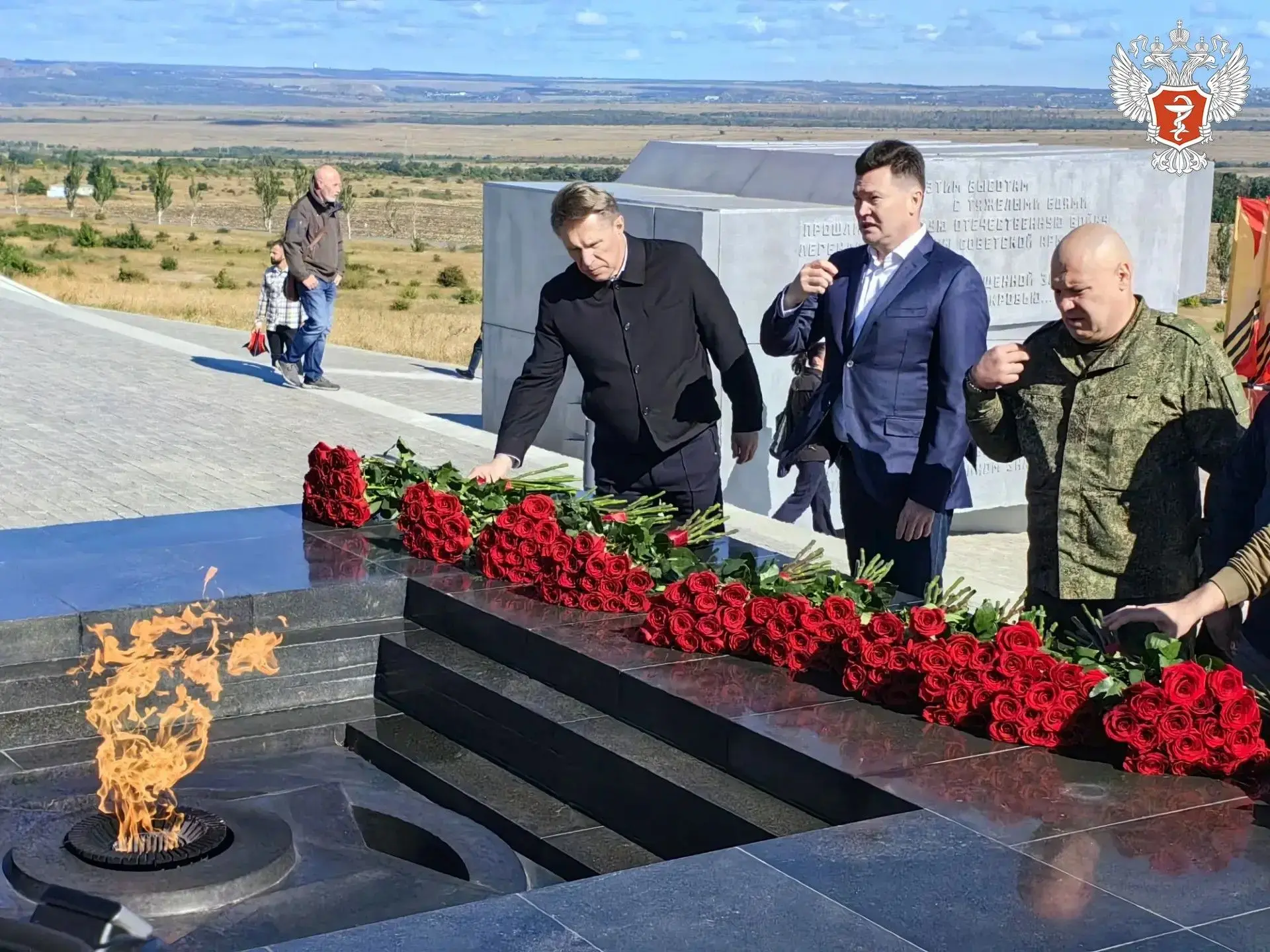 🕯 Михаил Мурашко почтил память советских воинов, освободивших Донбасс