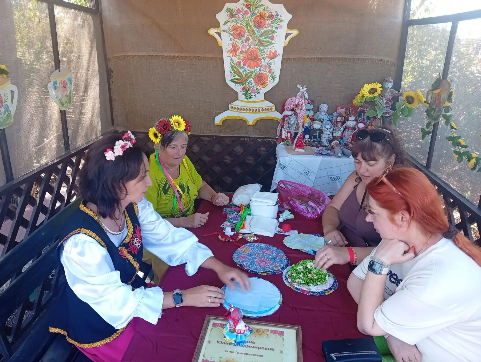 Сегодня наш коллектив в подворье «Валысь с ног» в выставочном комплексе «Атамань» вновь...