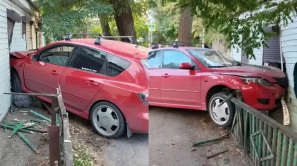 В Азове легковушка влетела в жилой дом