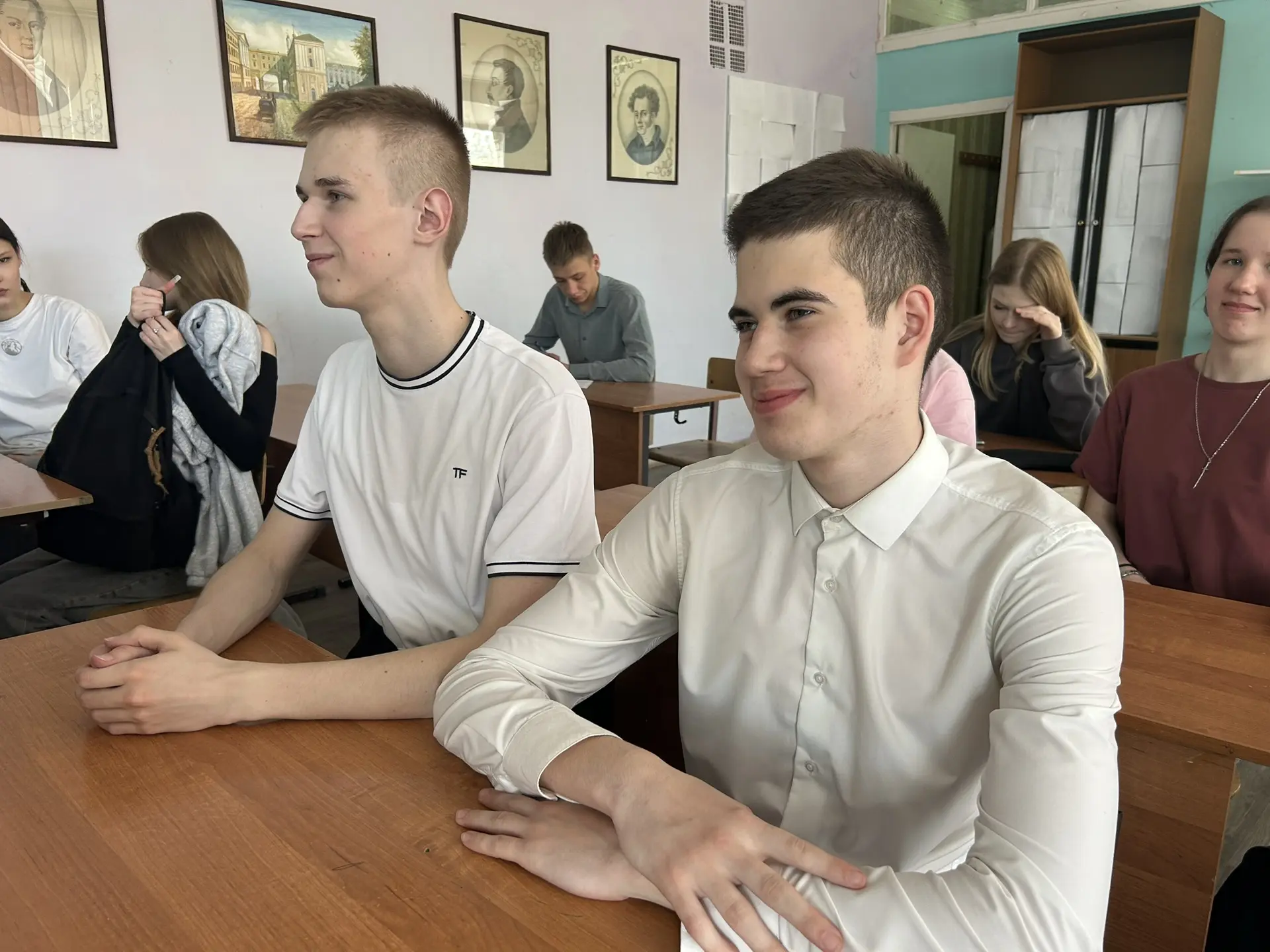 📢 "Со знанием дела: рабочие профессии на рынке труда" – наша лекция в 9 классе! 📢  Первомай – это не