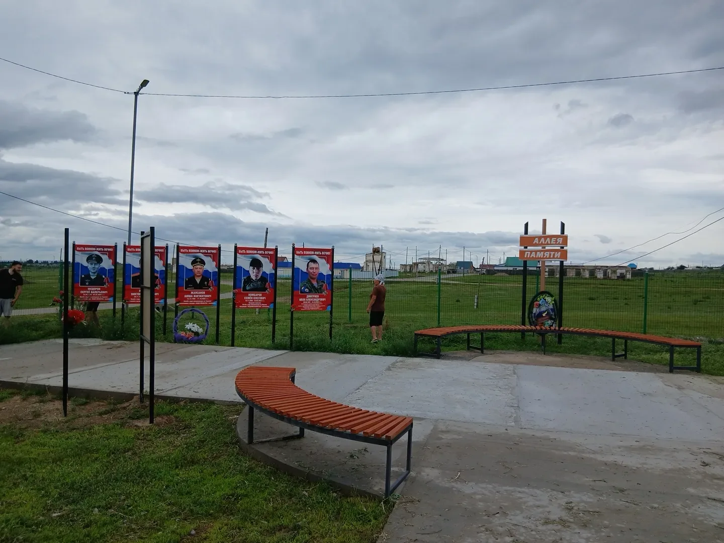 Настоящий патриотизм — это не слова, а дела.

Пока в наших сельских чатах кипят споры о том, кто пра