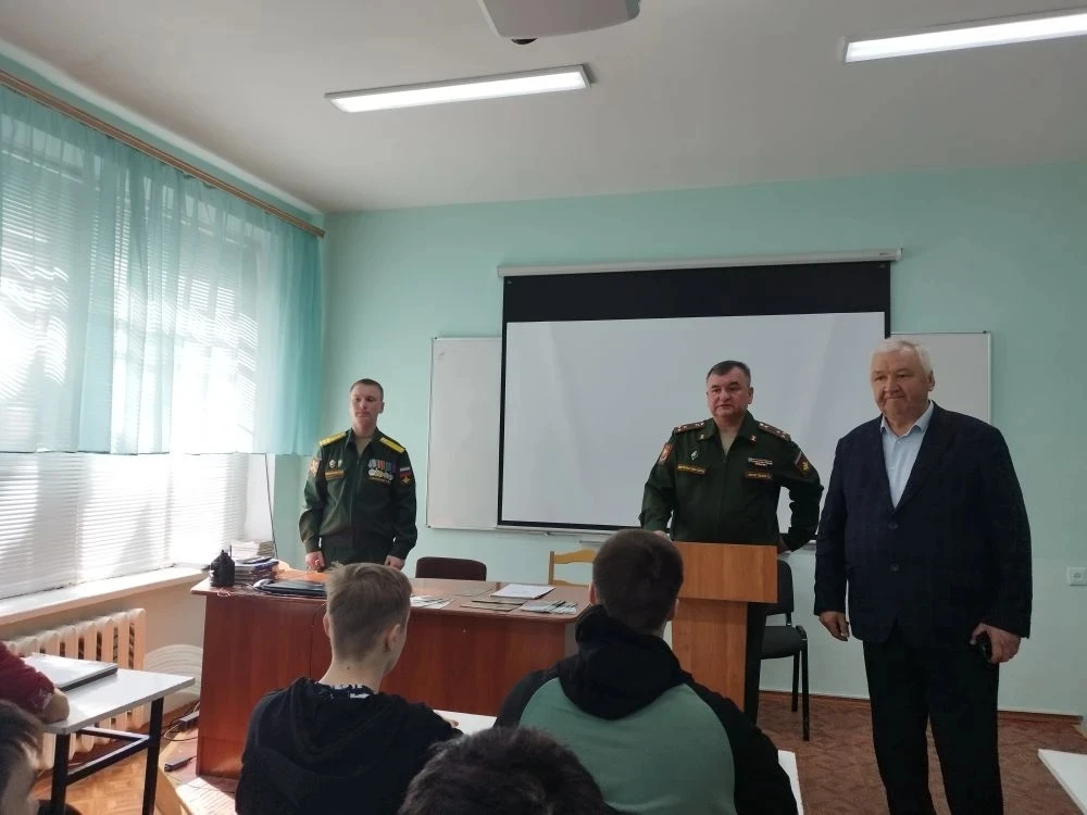 1 апреля в нашем колледже состоялась встреча студентов выпускных групп с Военным комисс...