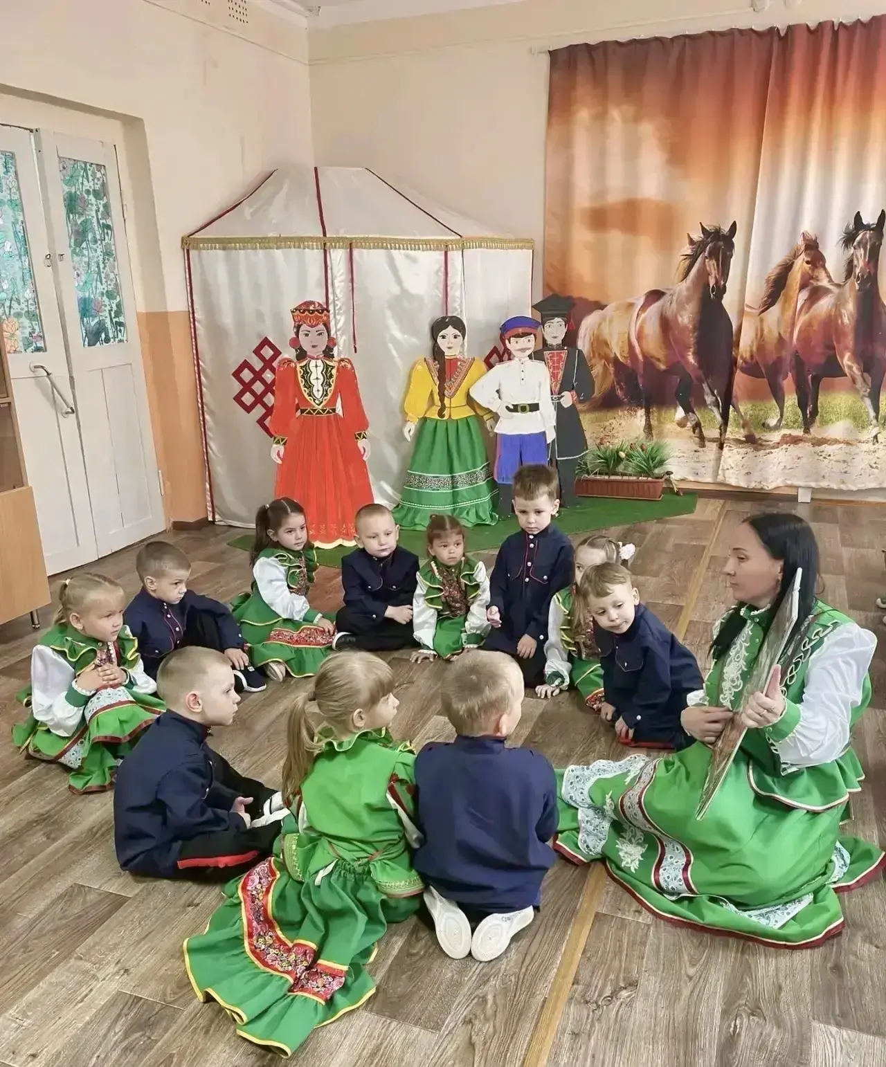 👨‍👩‍👧‍👦 15 мая — Международный день семьи  В преддверии праздника в казачьем детском саду «Малыш» го