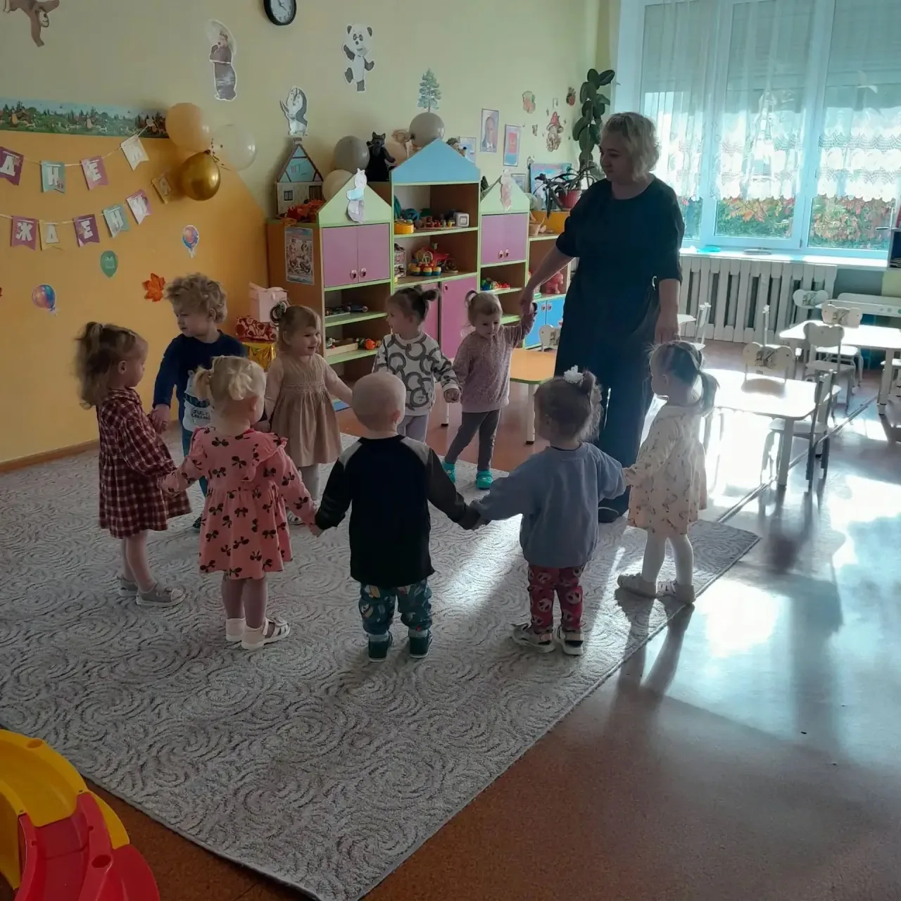 30 сентября  в первой младшей группе  «Ладушки» прошёл удивительно тёплый и праздничный...