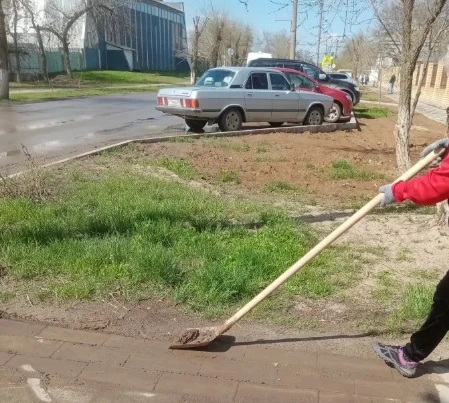 🌷 Городские клумбы готовятся к лету!  В городских парках кипит работа: скоро здесь появятся яркие од