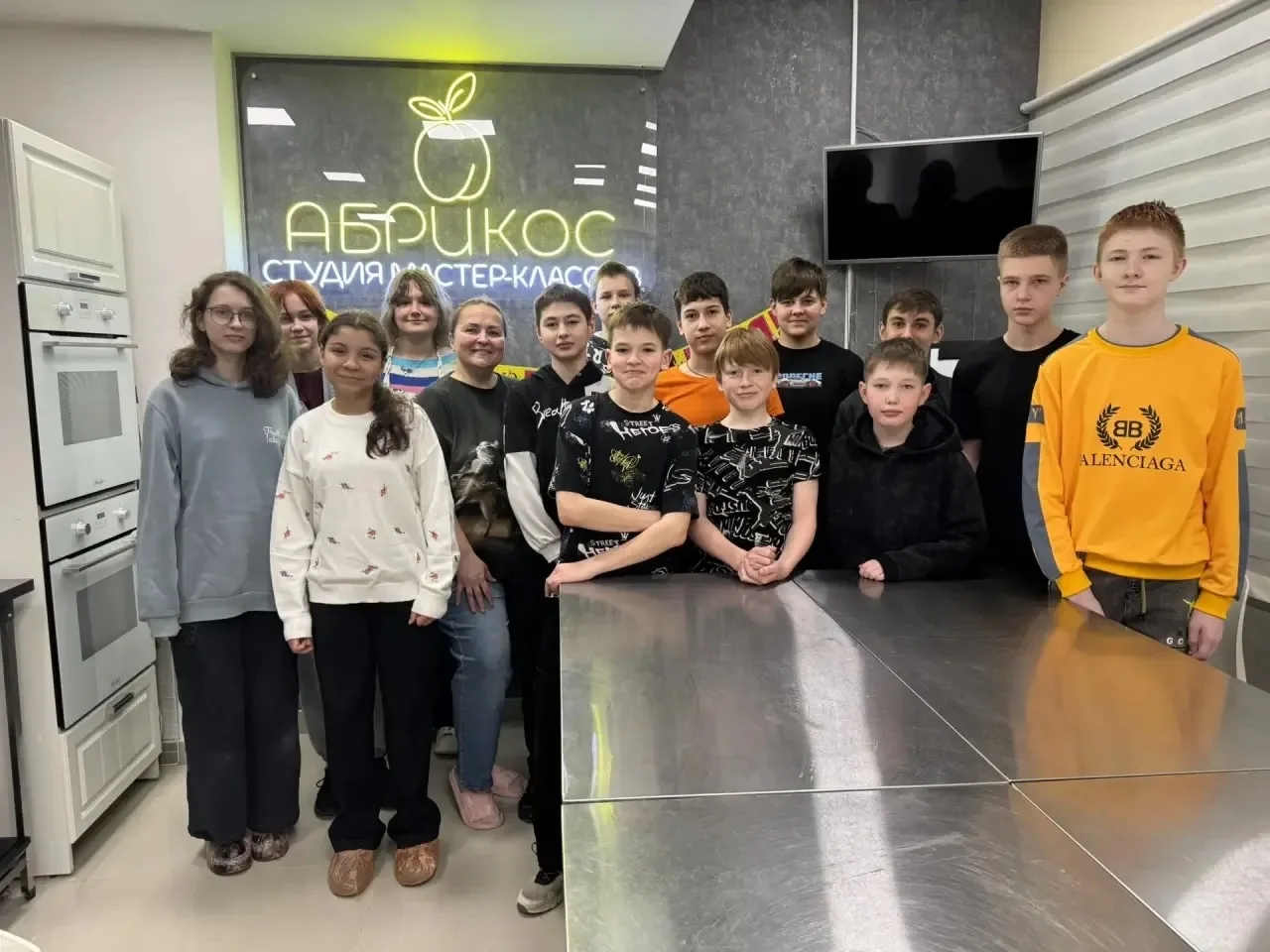 ✨ Пока на улице вовсю гуляют каникулы, наши ребята из 7м класса решили провести время весело и полез