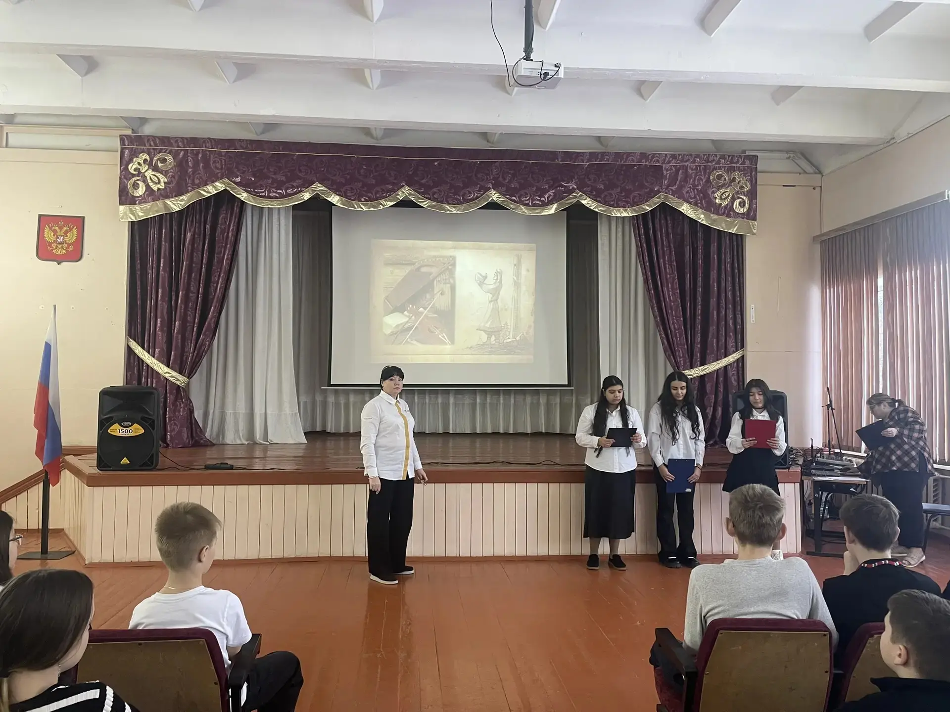 📜Неделя истории.   🇷🇺День единства народов России. В нашей школе продолжается Неделя истории. Ученик
