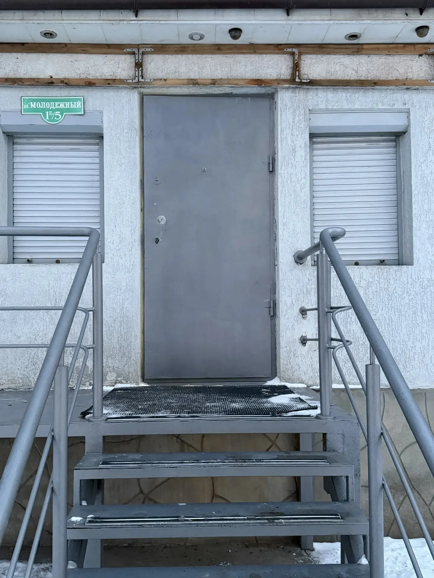 Сдам коммерческое помещение под ваш бизнес. От Хозяина.  г. Луганск, кв. Молодёжный-1Б....