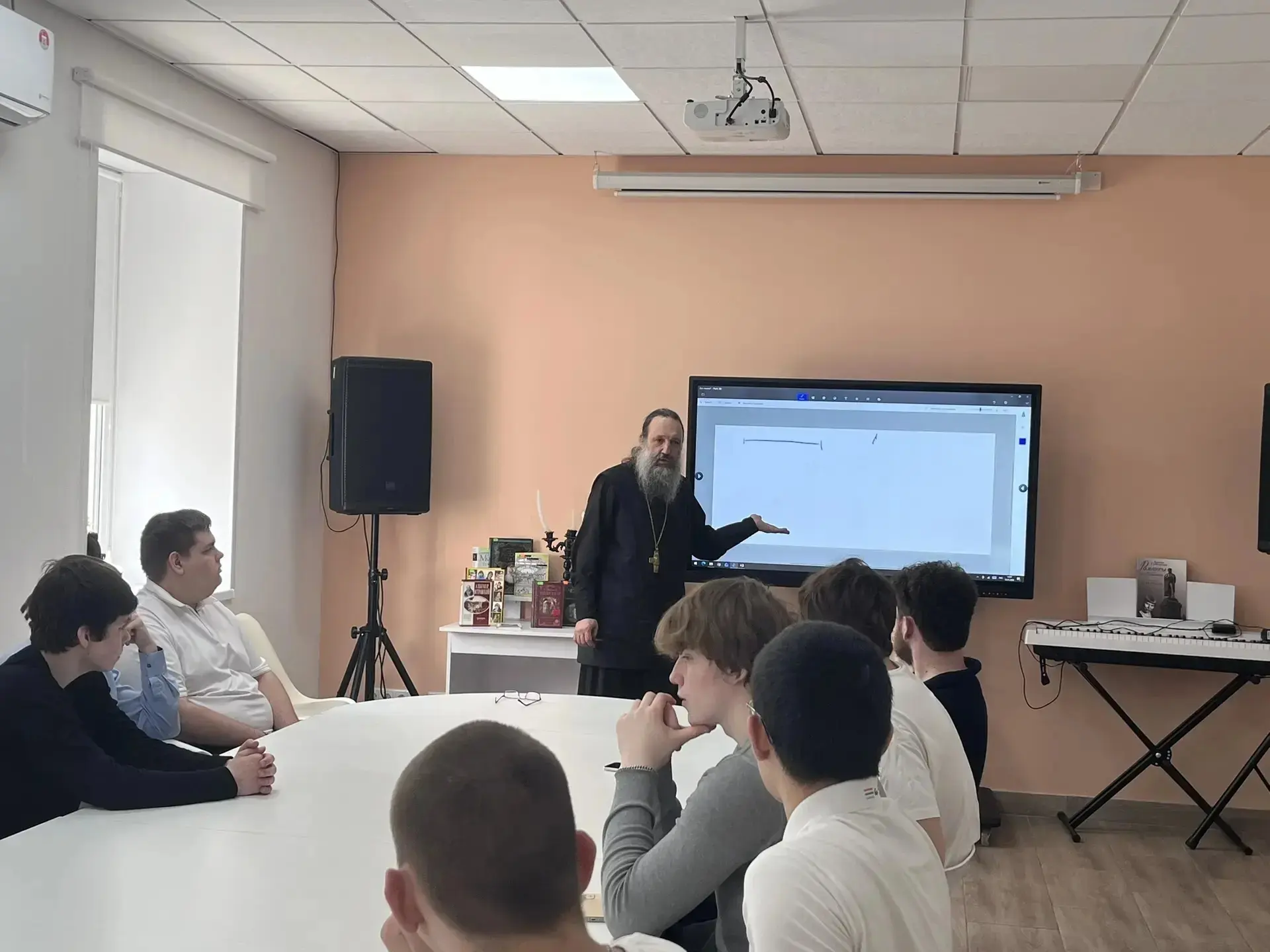 Библиотека добра📕 Сегодня студенты  ГАПОУ "ОАТК им. В.Н. Бевзюка" посетили  это прекрасно место, где