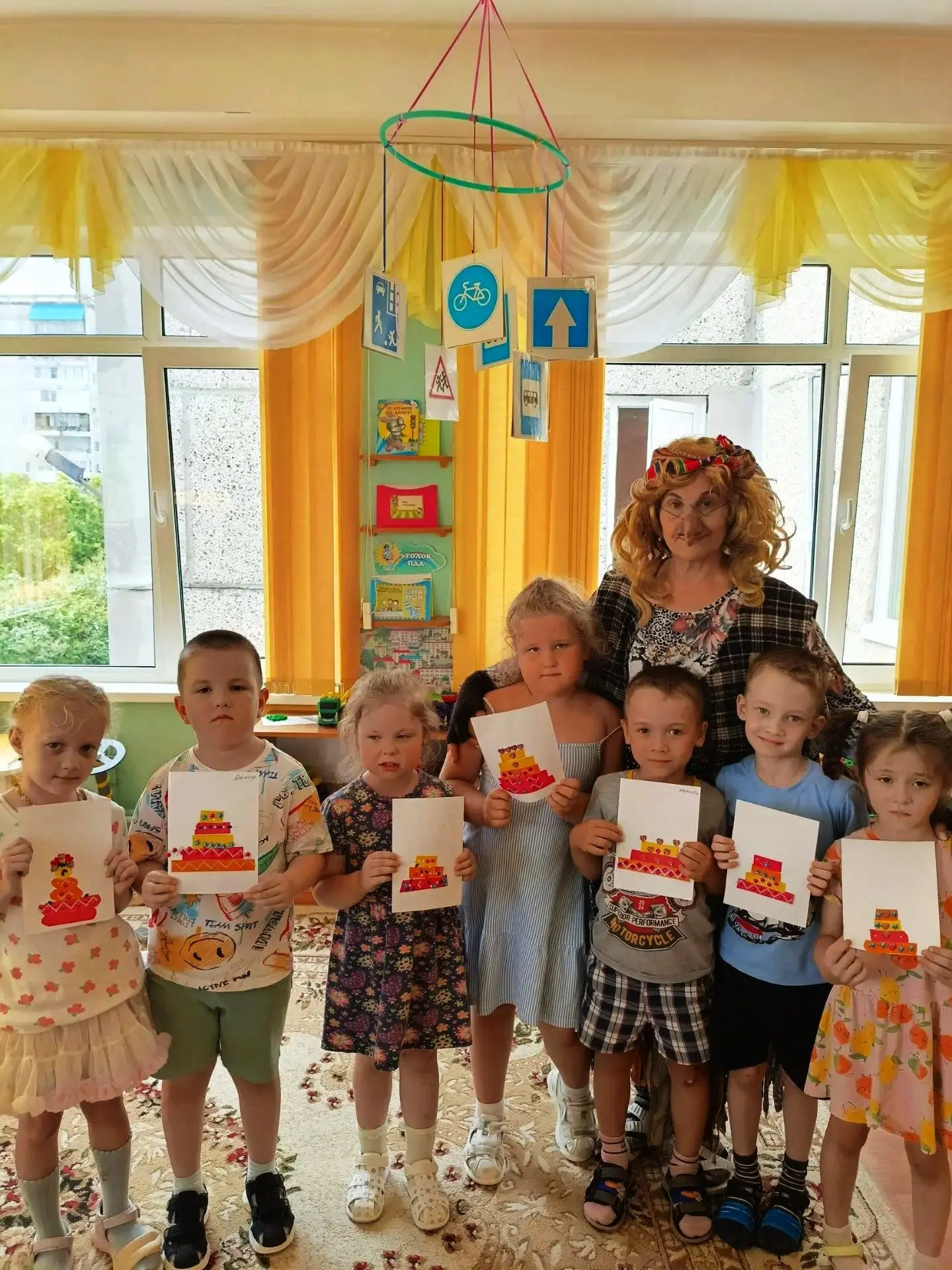 🎂 Сегодня, 30 июня, свой День рождения отмечает самая загадочная героиня русских сказок — Баба Яга!