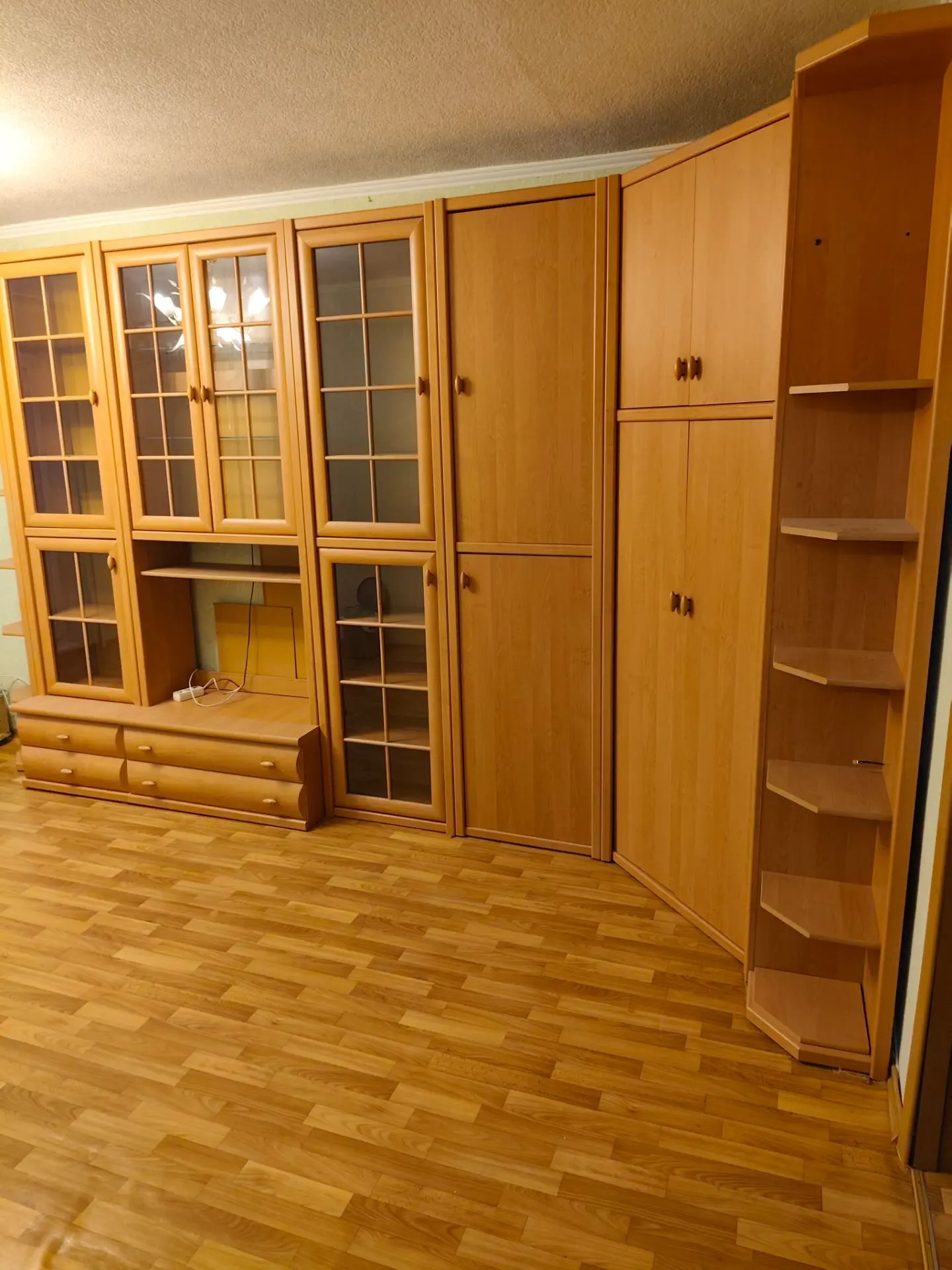 Отдам. Недорого. +7 949 320 41 10