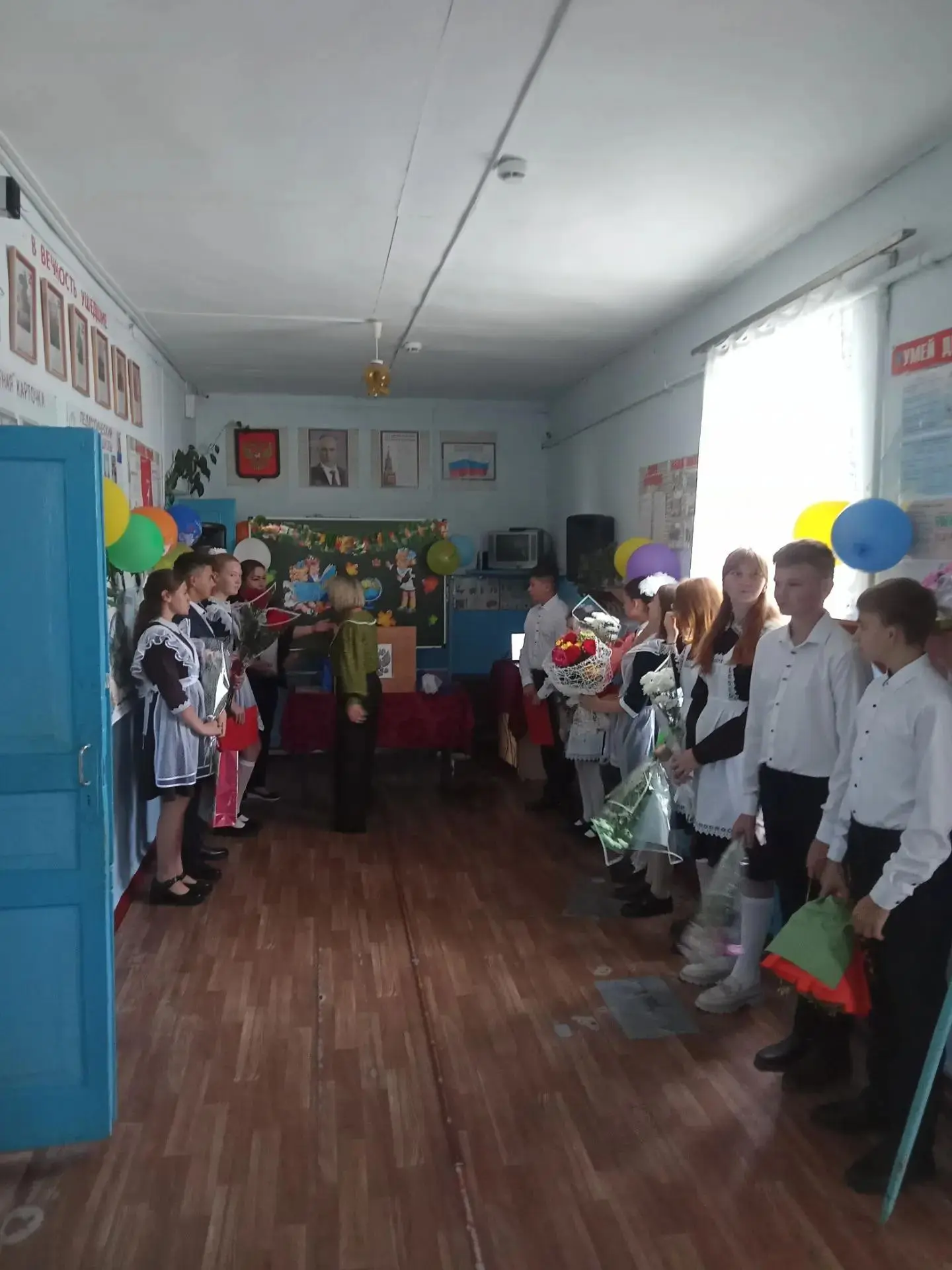 В МКОУ "Рождественская ООШ им. И. М. Чертенкова" прошла торжественная линейка, посвящён...