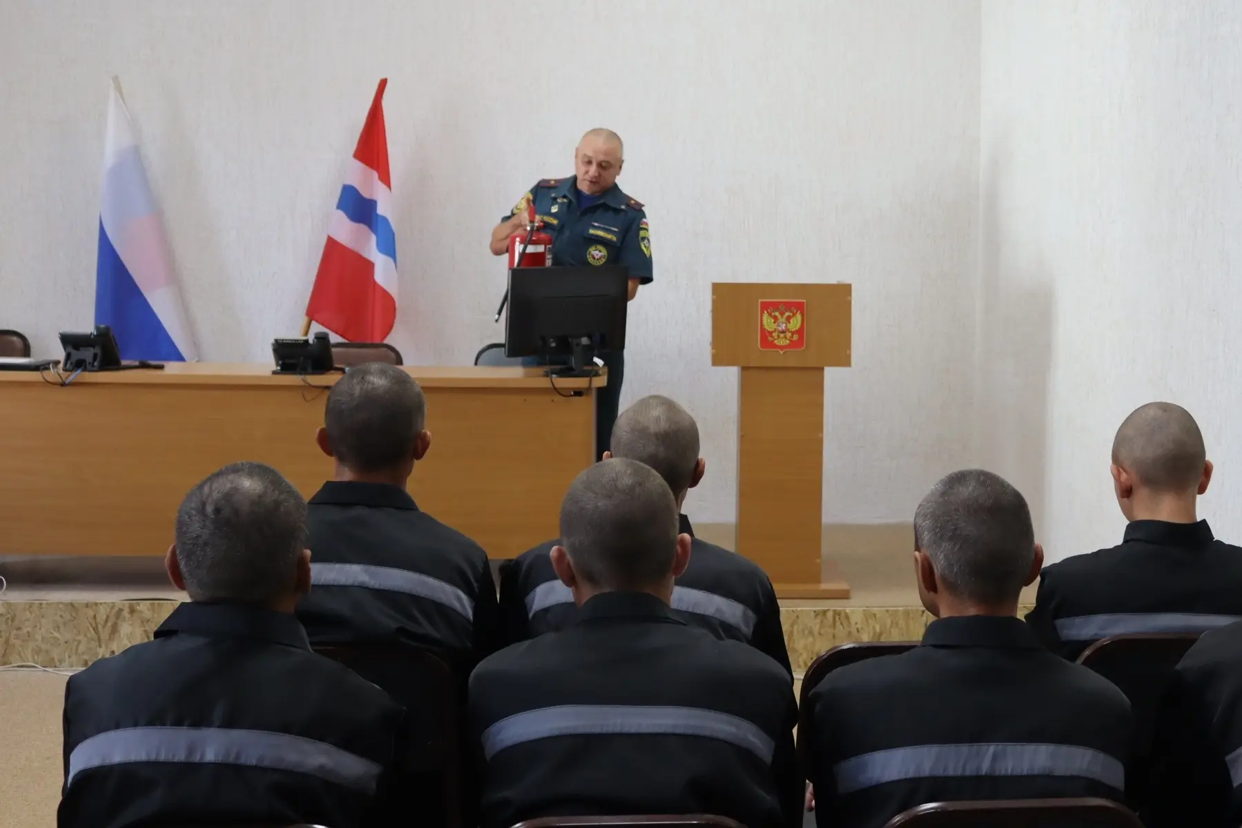 В следственном изоляторе № 2 состоялась встреча с представителем ГУ МЧС России по Омско...