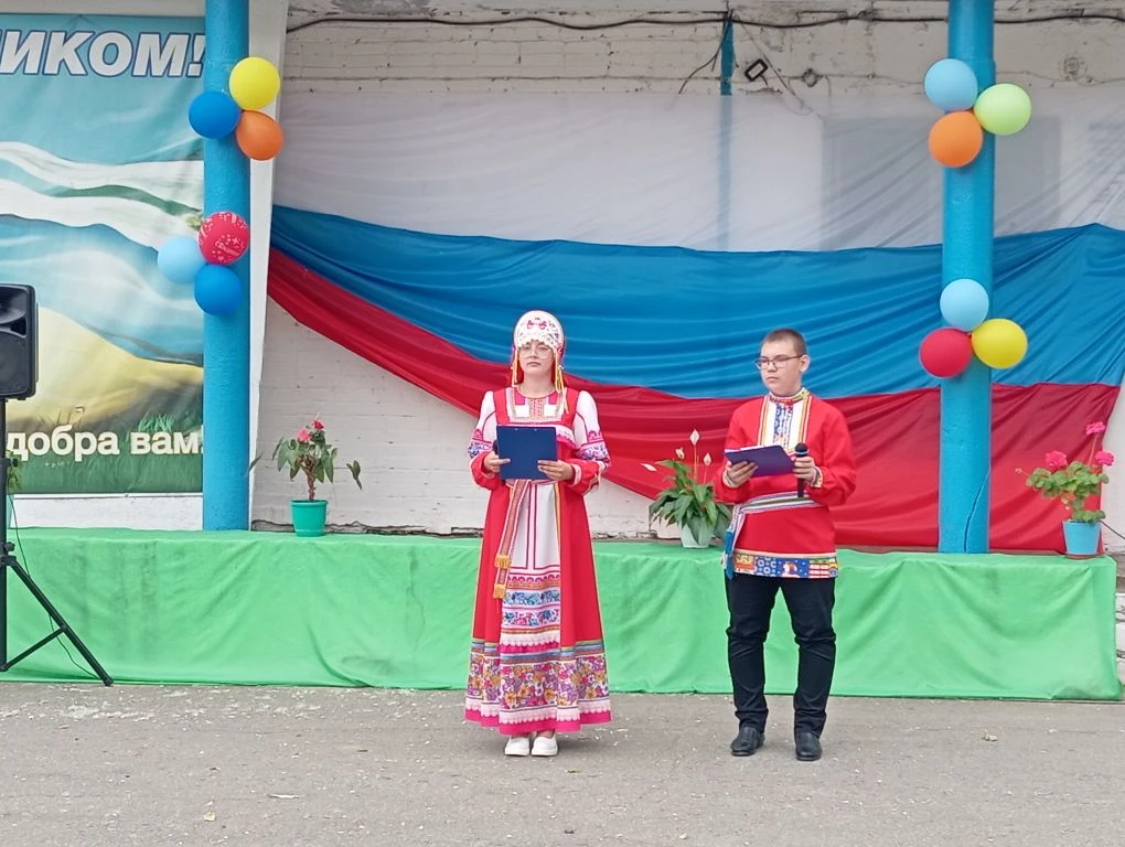🇷🇺 В селе Дубовое с большим успехом прошёл концерт «Родина в песнях и сердцах»

11 июня в местном 