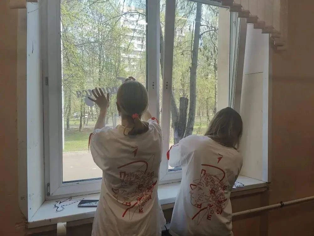 🕊️ «Окна Победы»  🔥 Акция «Окна Победы» стала важным событием для нашей школы. В ней приняли активно