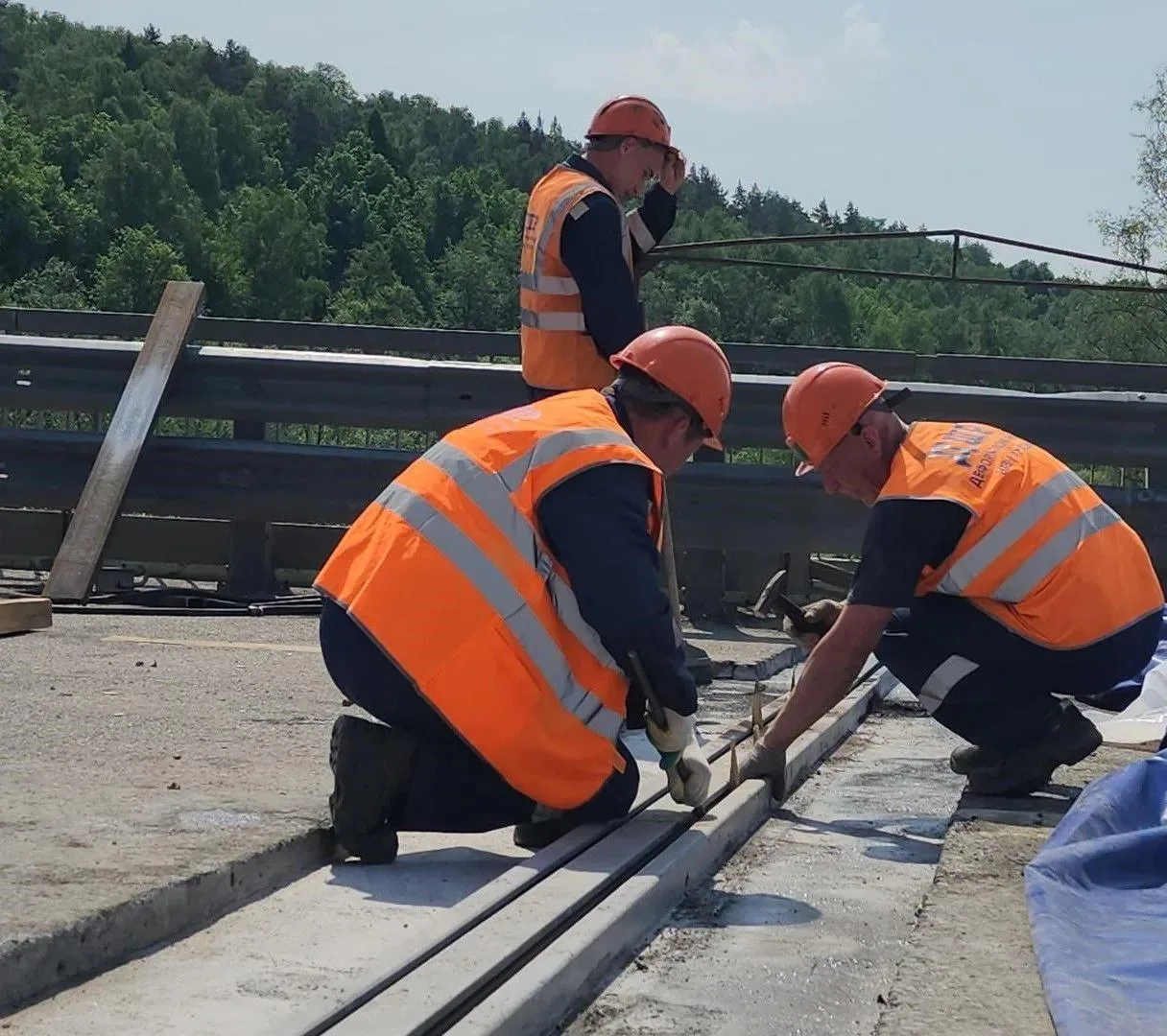 🛣 На 34 км Новорижского шоссе до ноября будет проводиться  ремонт   Начался ремонт моста через реку 