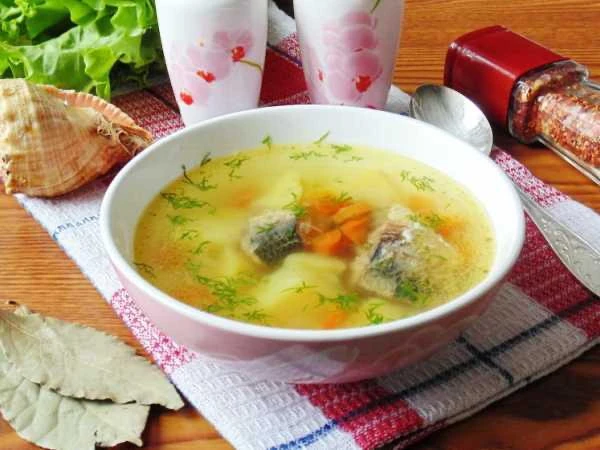 🍲 Суп из консервов сардины.  Ингредиенты:   • Консервы сардины – 250 г  • Картофель – 2 шт.  • Морко