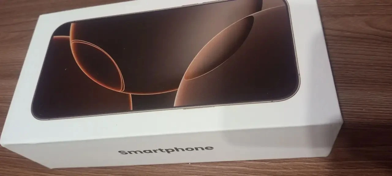 Продам новый смартфон i17 pro max. Ни разу не пользовался. Всё имеется. Описание на фото.