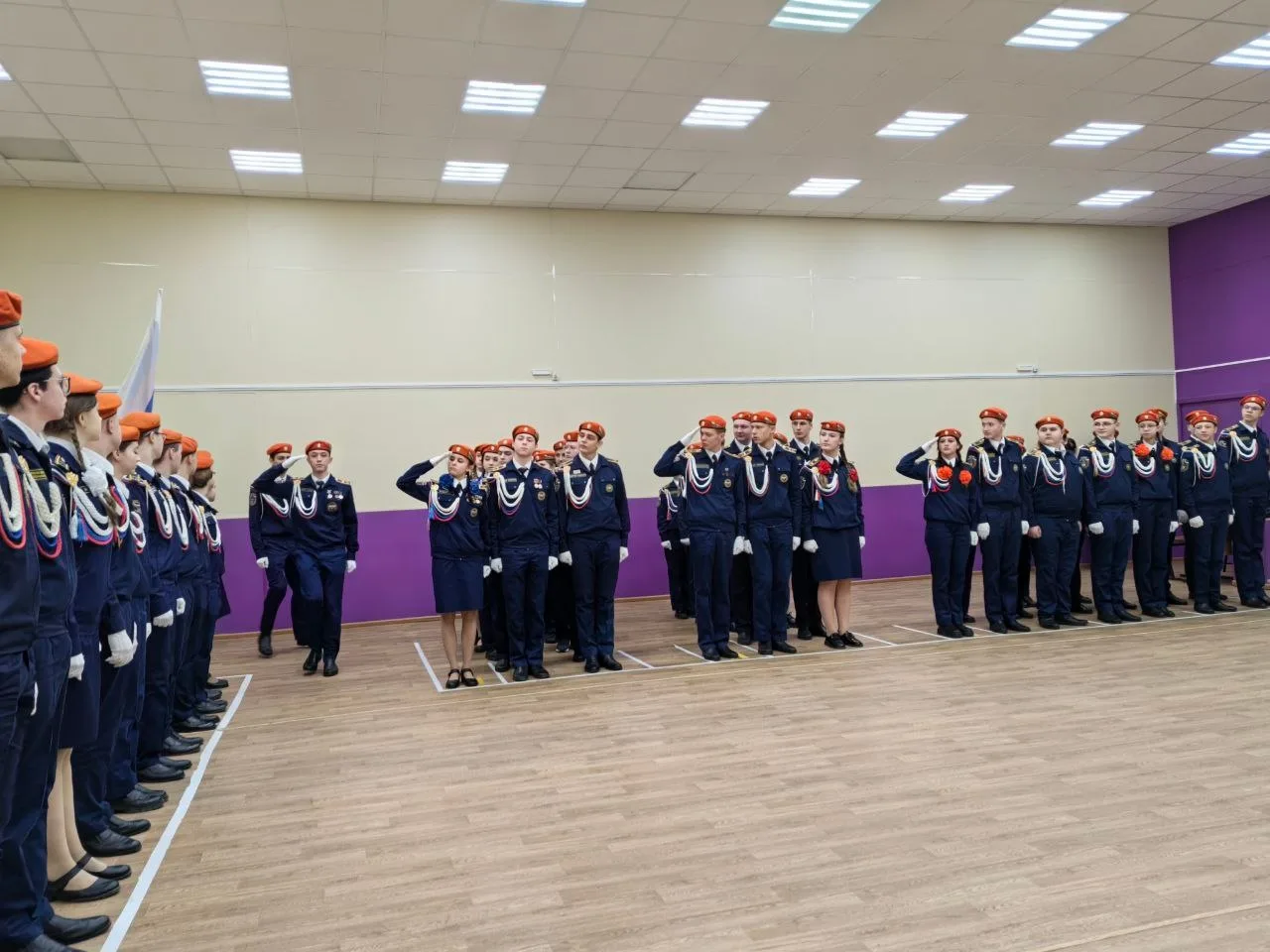 Торжественный развод кадетской пожарно-спасательной роты МЧС ✨  📆 Сегодня в актовом зале нашей школы