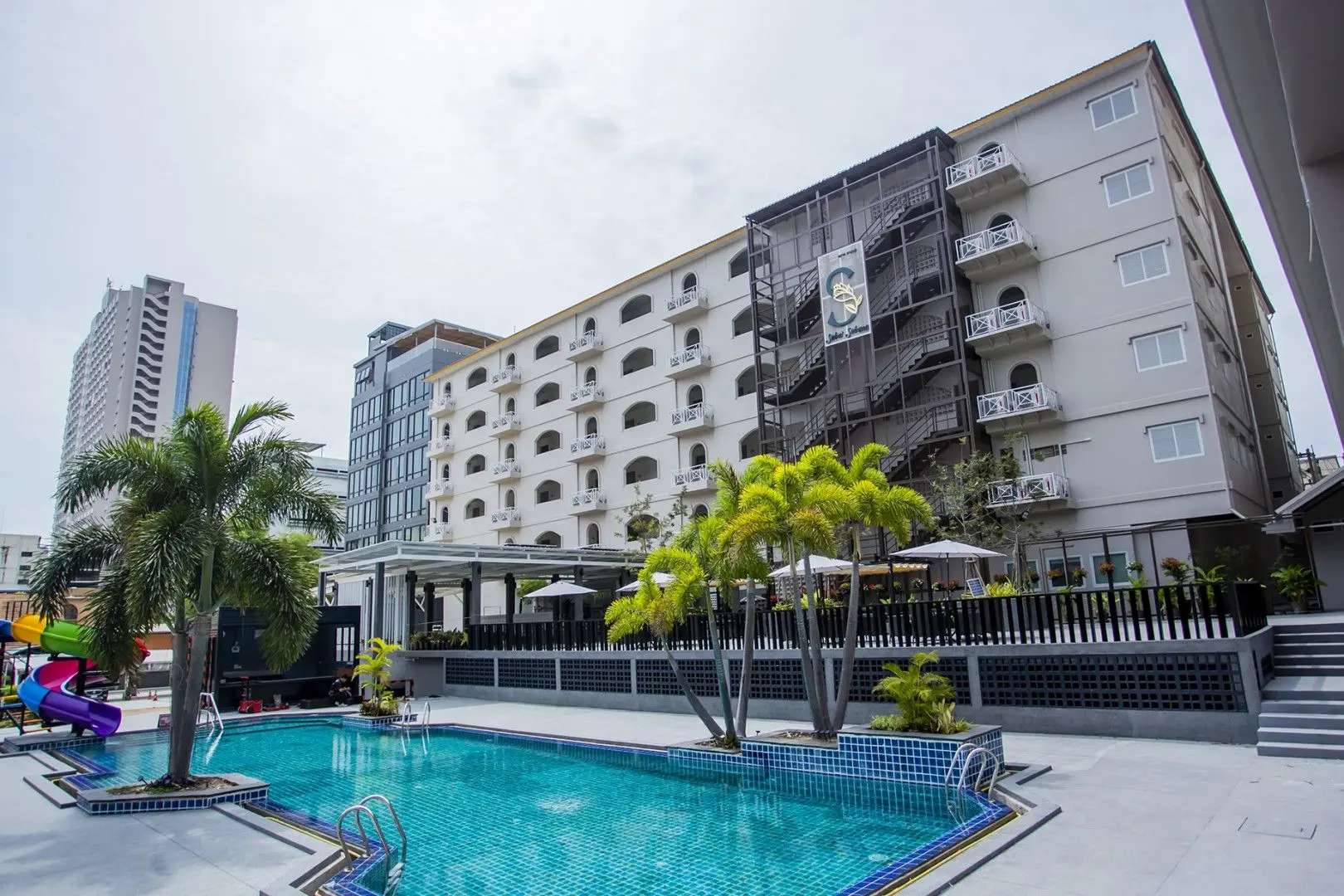 Sabai Sabana Hotel 4★ — ваш личный оазис тишины и зелени в самом центре динамичной Патт...