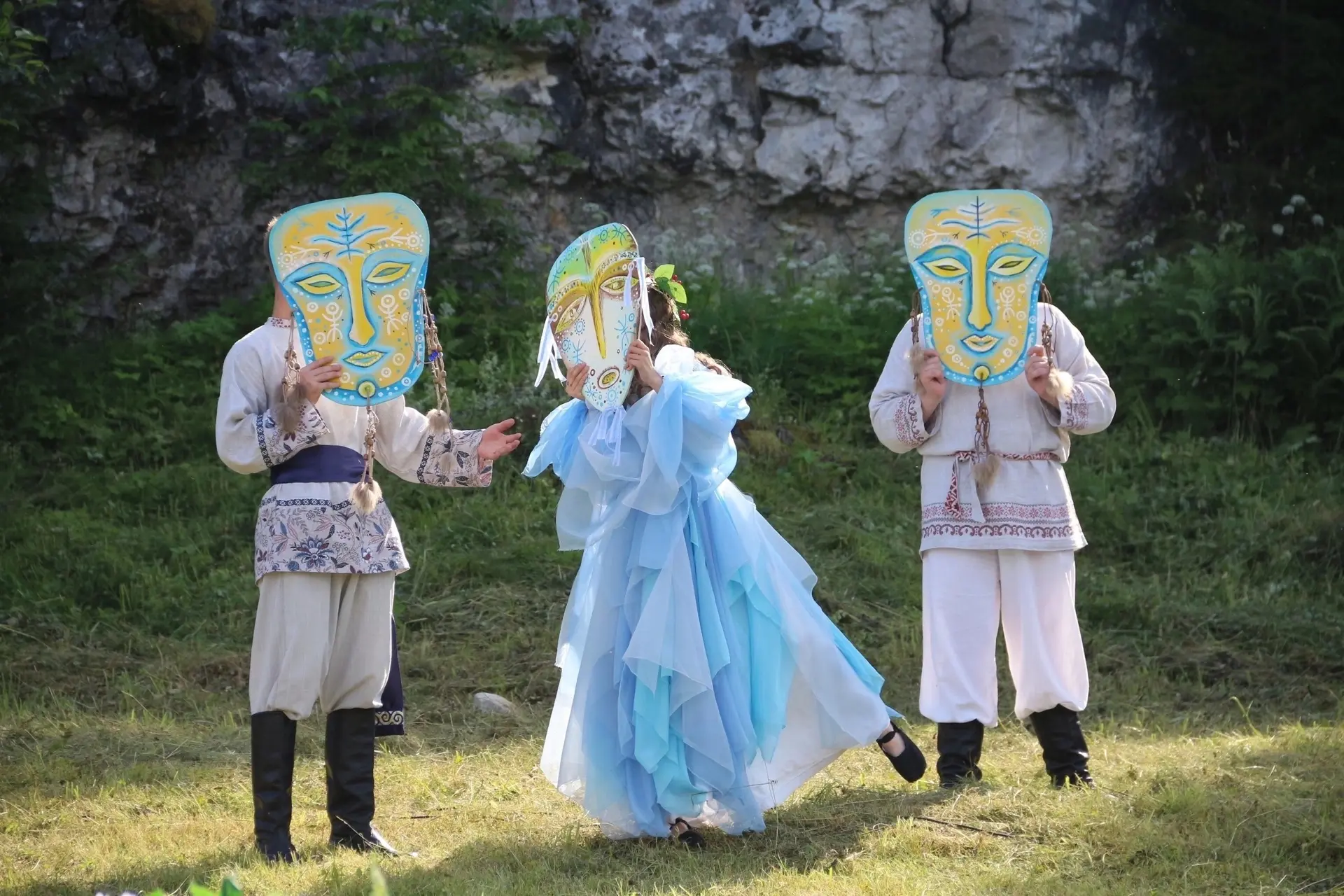 🏞Урал... Край вечных гор, дремучих лесов, быстрых рек, голубых озёр. 
Край трудолюбивых мастеров с 
