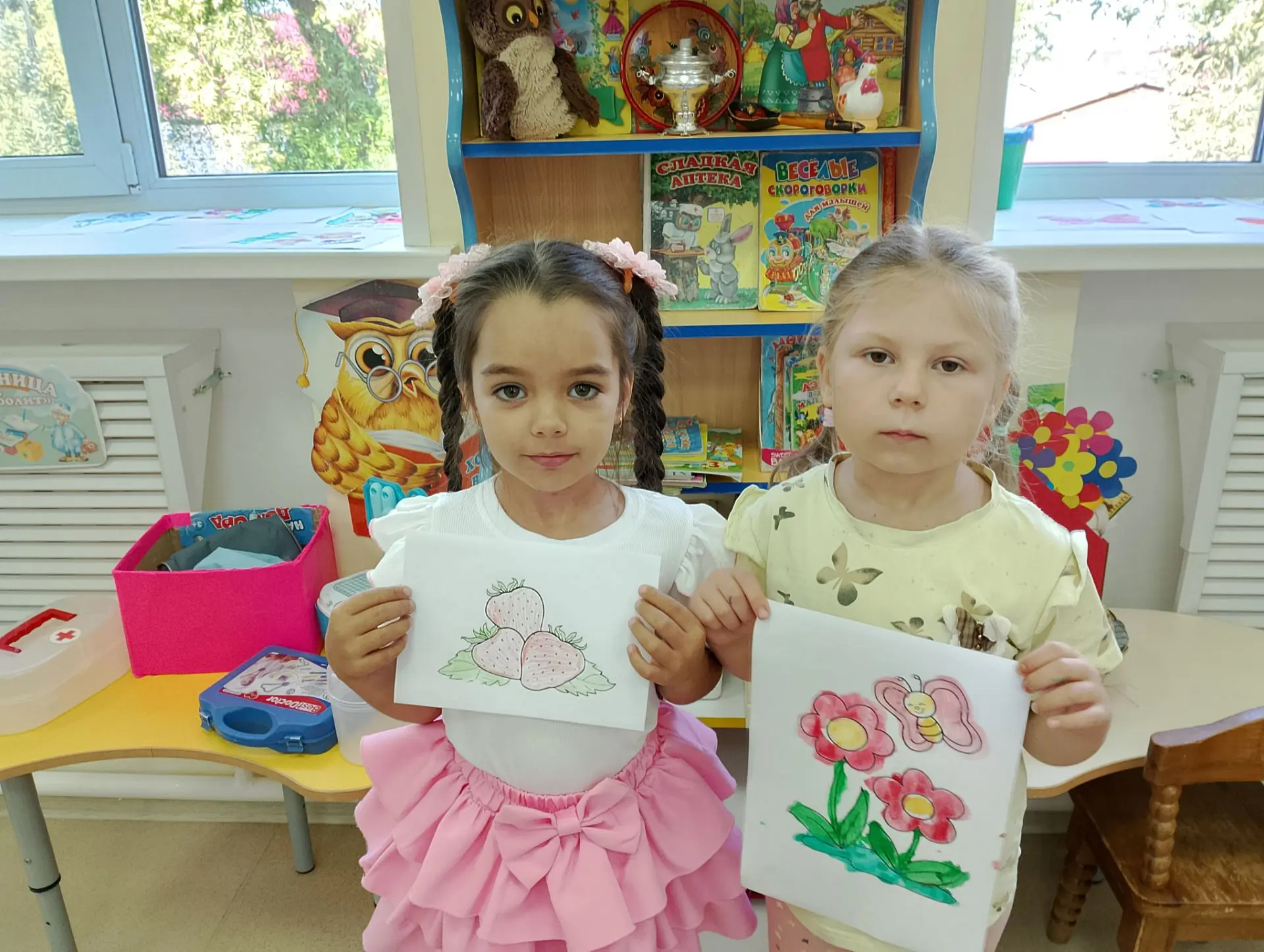Сегодня, в последний день лета, дети группы «Радуга» детского сада «Сказка» поделились ...