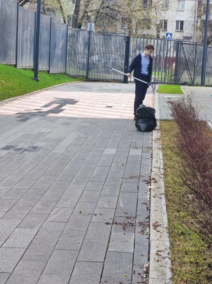 Городской субботник  Субботник - это добрая традиция, объединяющая людей ради общего дела. Это время