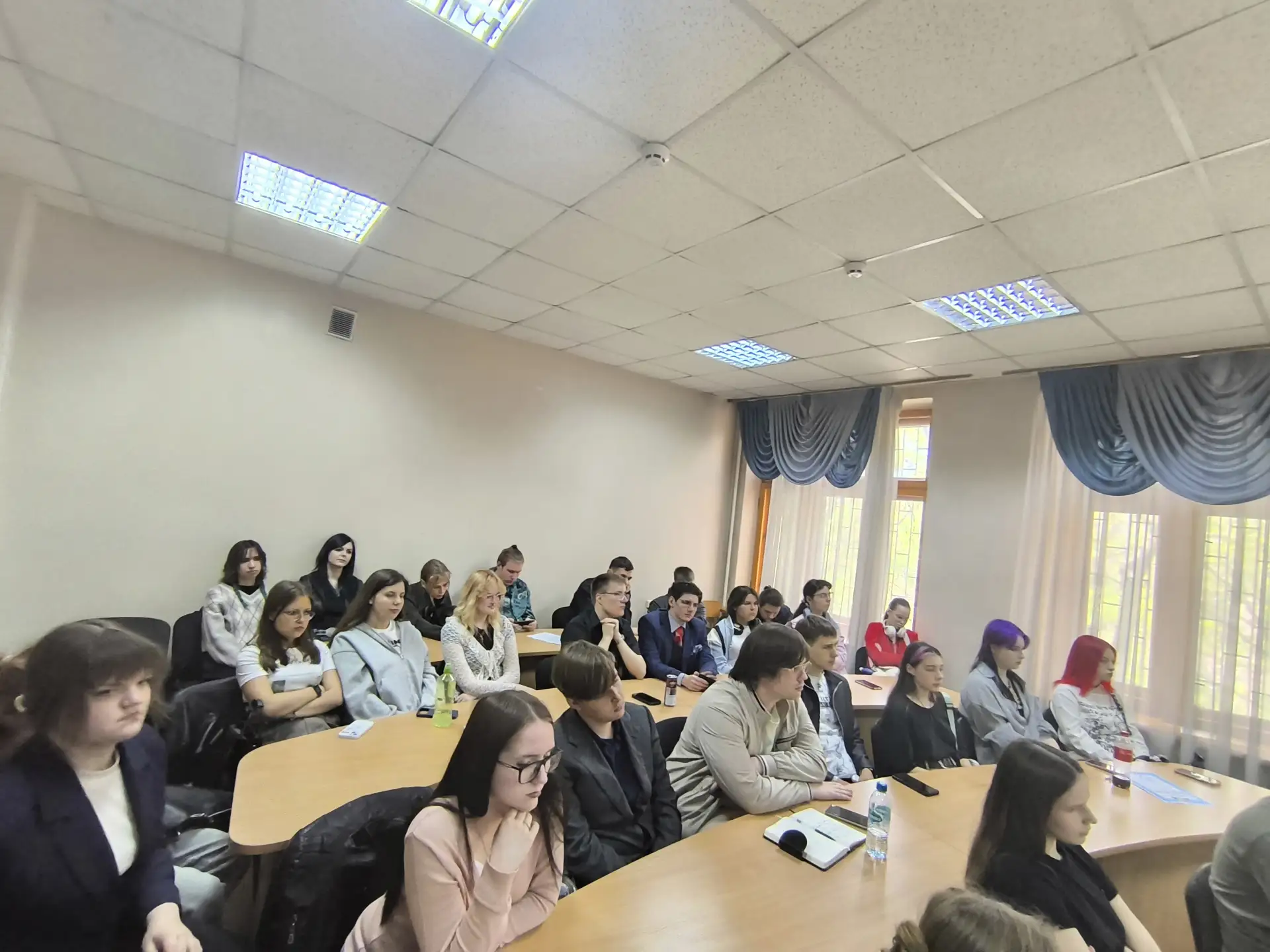В ДонГУ провели круглый стол, посвященный основам российской государственности  15 мая на историческ