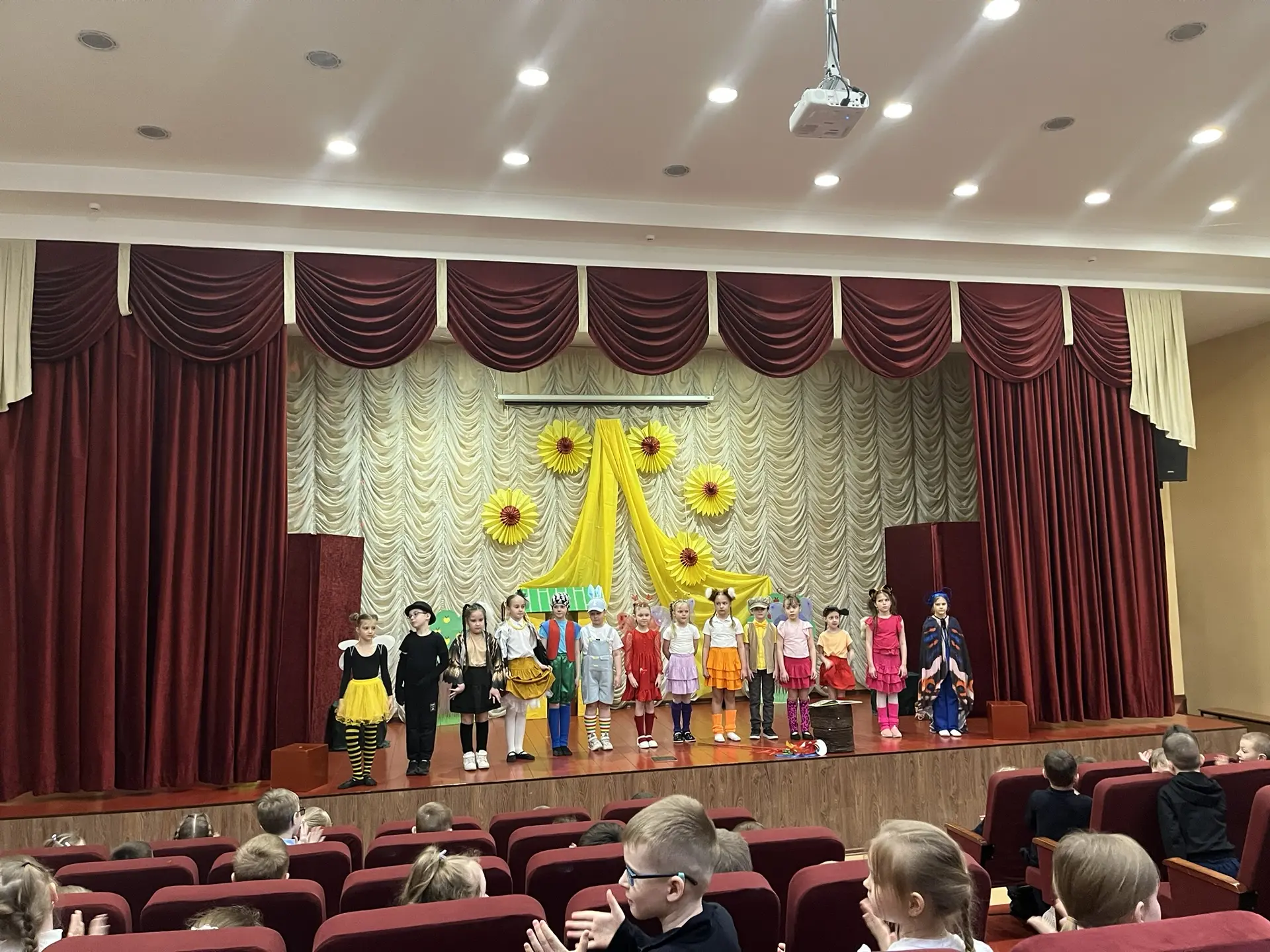 ✨Сегодня 15 апреля театральная студия "Озорники"  в рамках городского проекта "Театральная весна 202