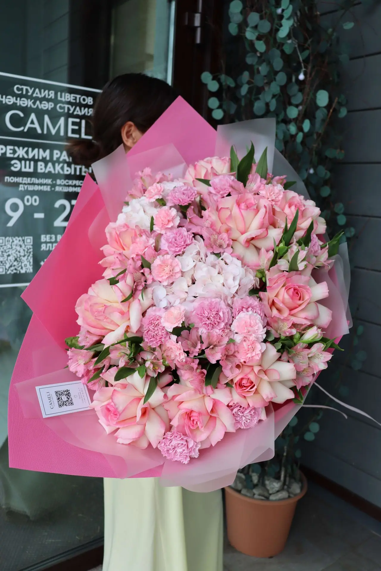 Букет-гигант - когда меньше слов, больше впечатления 💖

Нежная палитра, впечатляющий объем и вниман