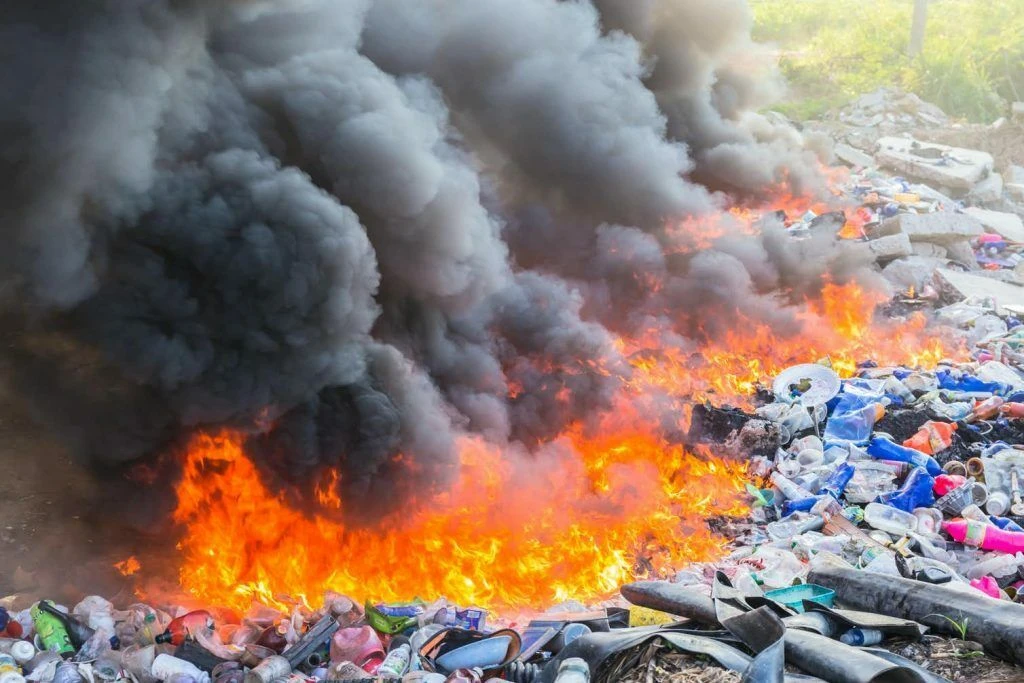 👨‍🚒🔥 Южная промзона Ачинска стала основным очагом возгораний мусора
 
На аппаратном совещании в а