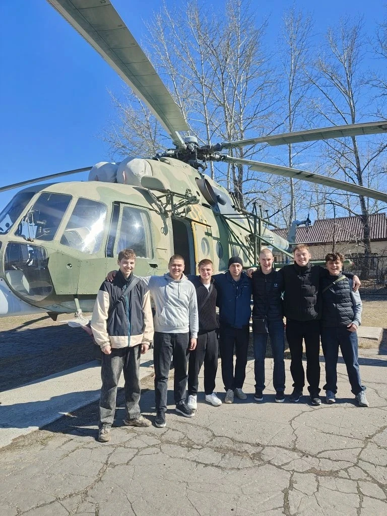 Я бы в лётчики пошёл,  пусть меня научат! 🛩  Наши ученики 10 и 11 классов технического профиля приня