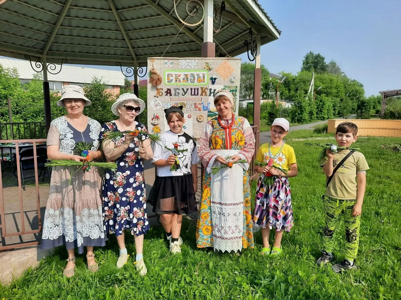 🏞️ Мастерская «Сказки бабушки Марины» во второй раз объединила горожан в городском парке «Сфера». М
