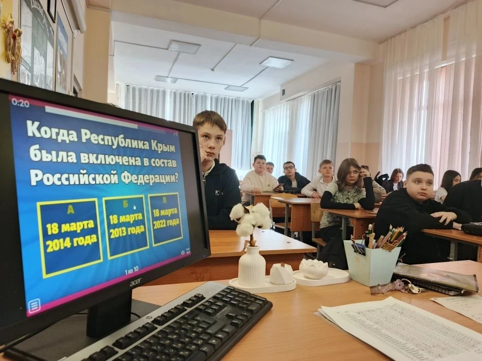 Крым и Россия — мы едины! 🌊🇷🇺  Сегодня в классах нашей школы царила особая атмосфера. Прошли классны