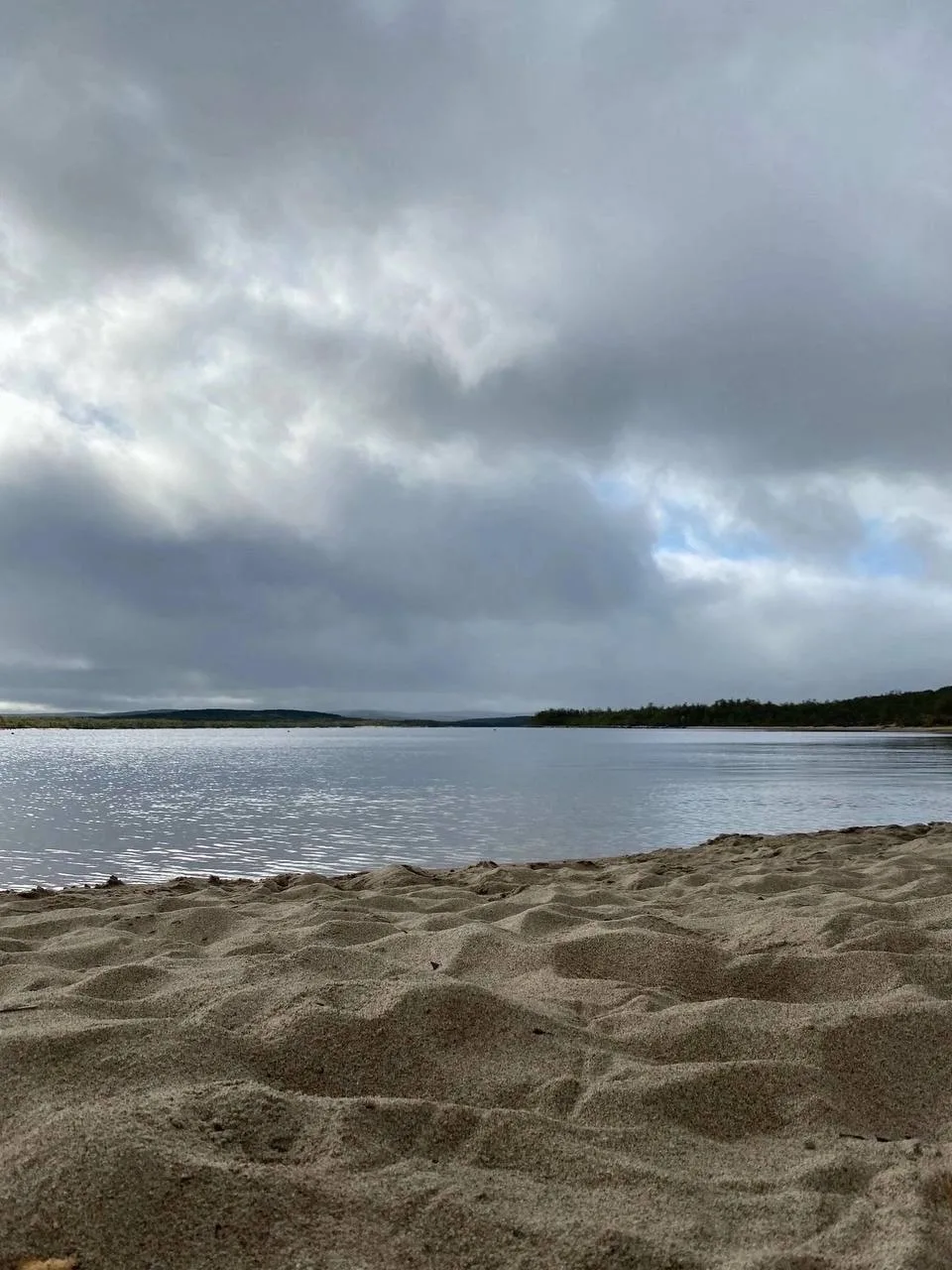 🏖 В Мурманской области готовят к открытию пляж «Северное сияние»  На озере Канентъявр уже приводят в