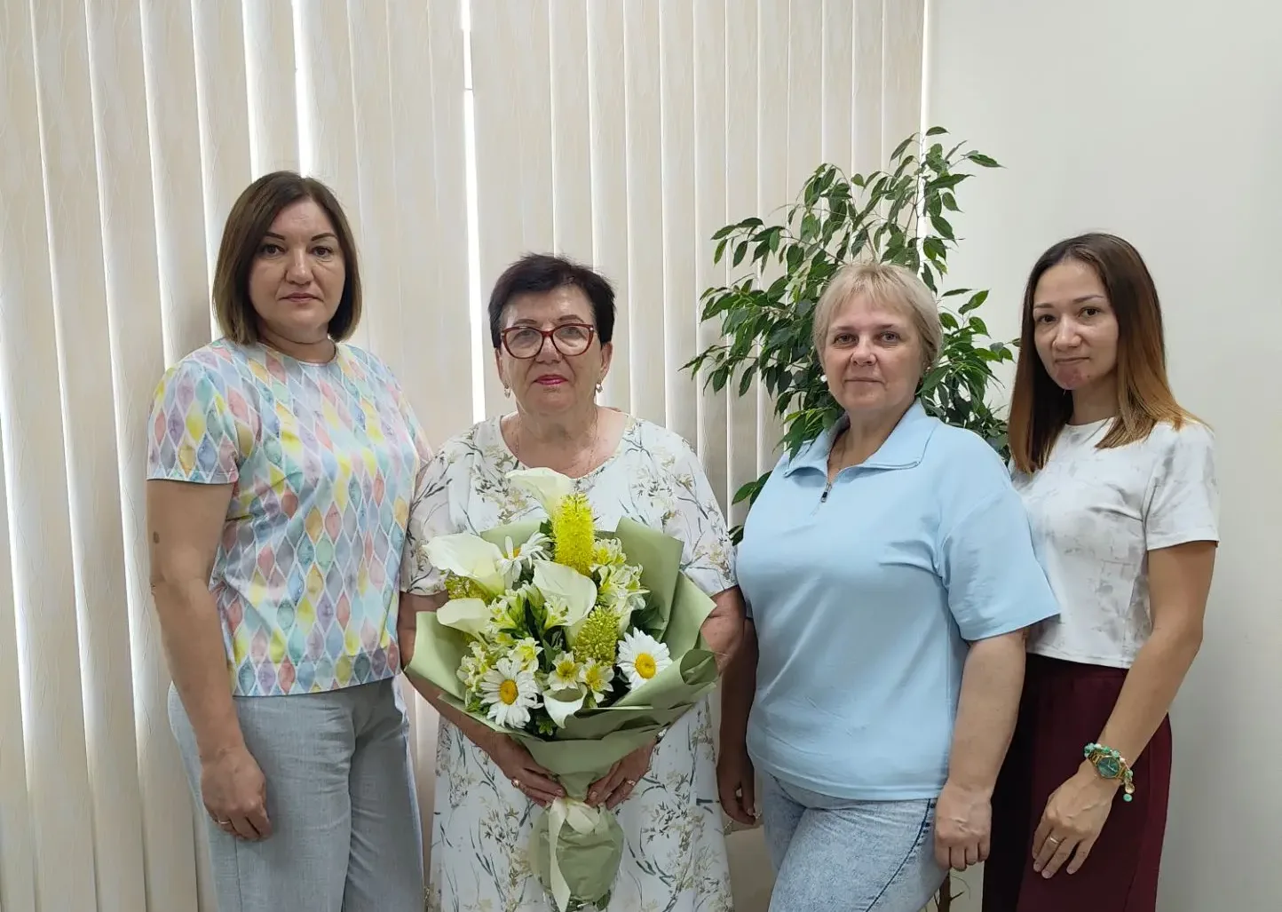 Сегодня поздравляем бывшего руководителя Центра социальной защиты населения Зырянского района Жогину