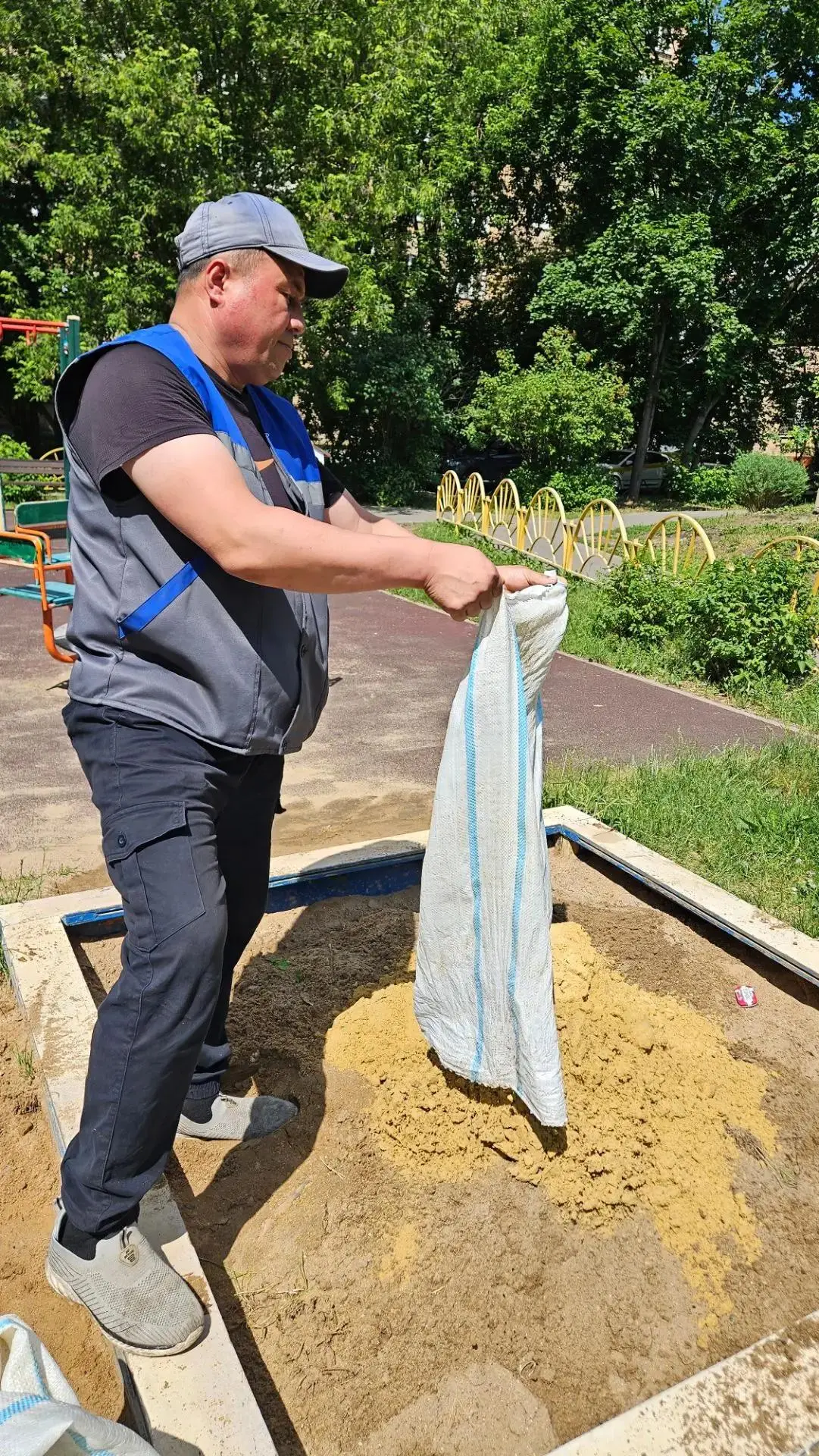 ☀️ Завезли новый песочек в песочницы на детские игровые площадки. 💖