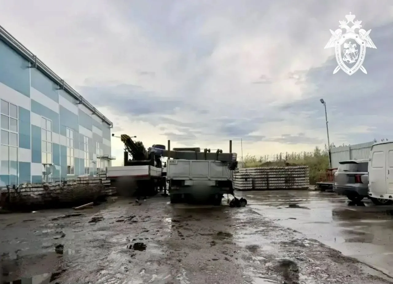 🏗️ В Чувашии возбудили уголовное дело по факту гибели рабочего. На кузов машины, где о...