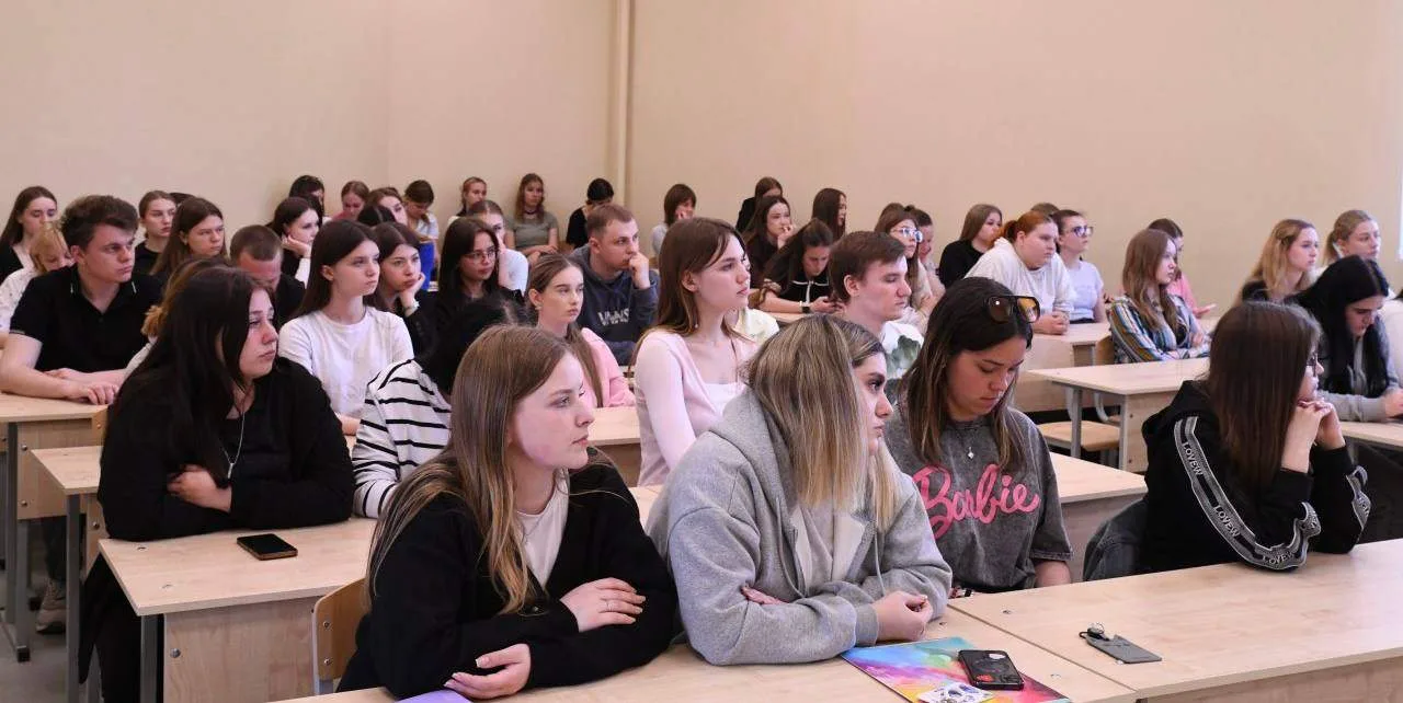 🎓 Научный десант Минобрнауки России в МГУ имени А.И. Куинджи  На площадке университета прошла масшта