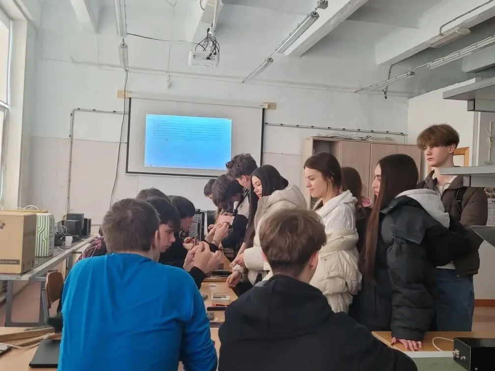 13 марта учащиеся 9БП класса стали гостями Энергетического колледжа. Ребята погрузились в мир профес
