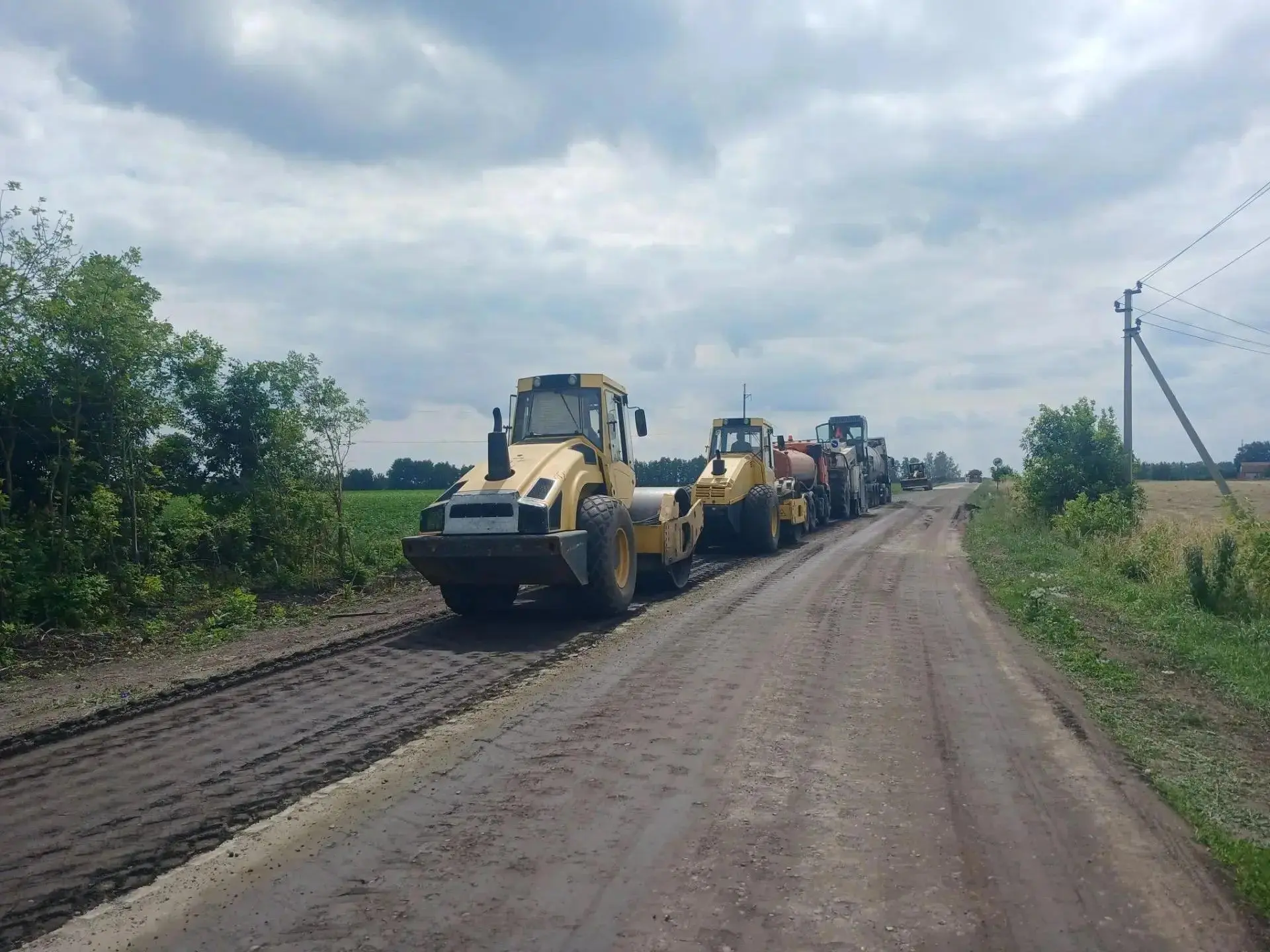 В Ракитянском округе продолжается ремонт участка автомобильной дороги «Томаровка – Красная Яруга – И