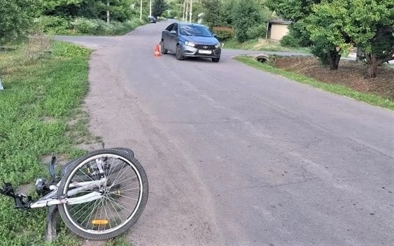 😱 Иномарка насмерть сбила пенсионера на велосипеде в Воронежской области