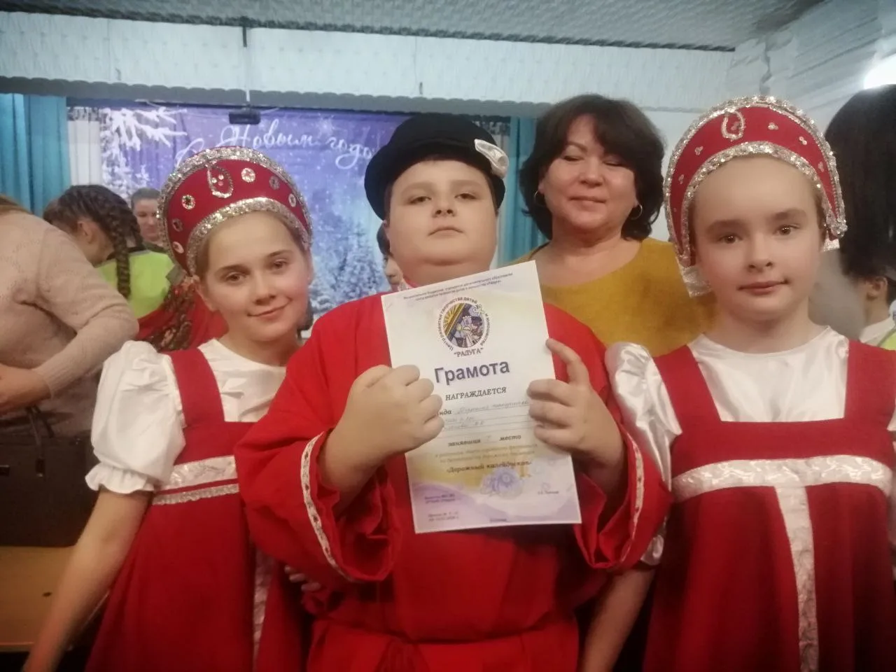 Команда МБОУ СОШ №100 заняла 🥇 место в районом этапе городского фестиваля по безопасности дорожного