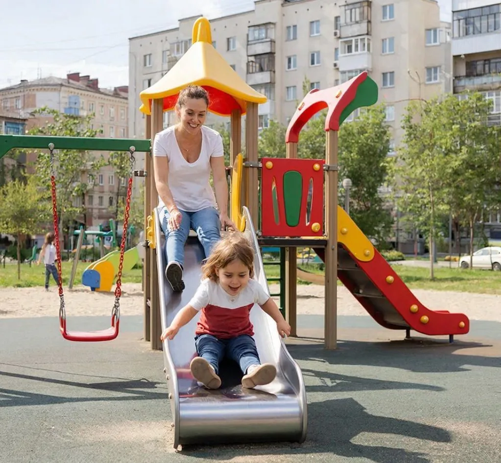 Как развестись, если есть ребенок

Расторгнуть брак при наличии несовершеннолетних детей можно тольк